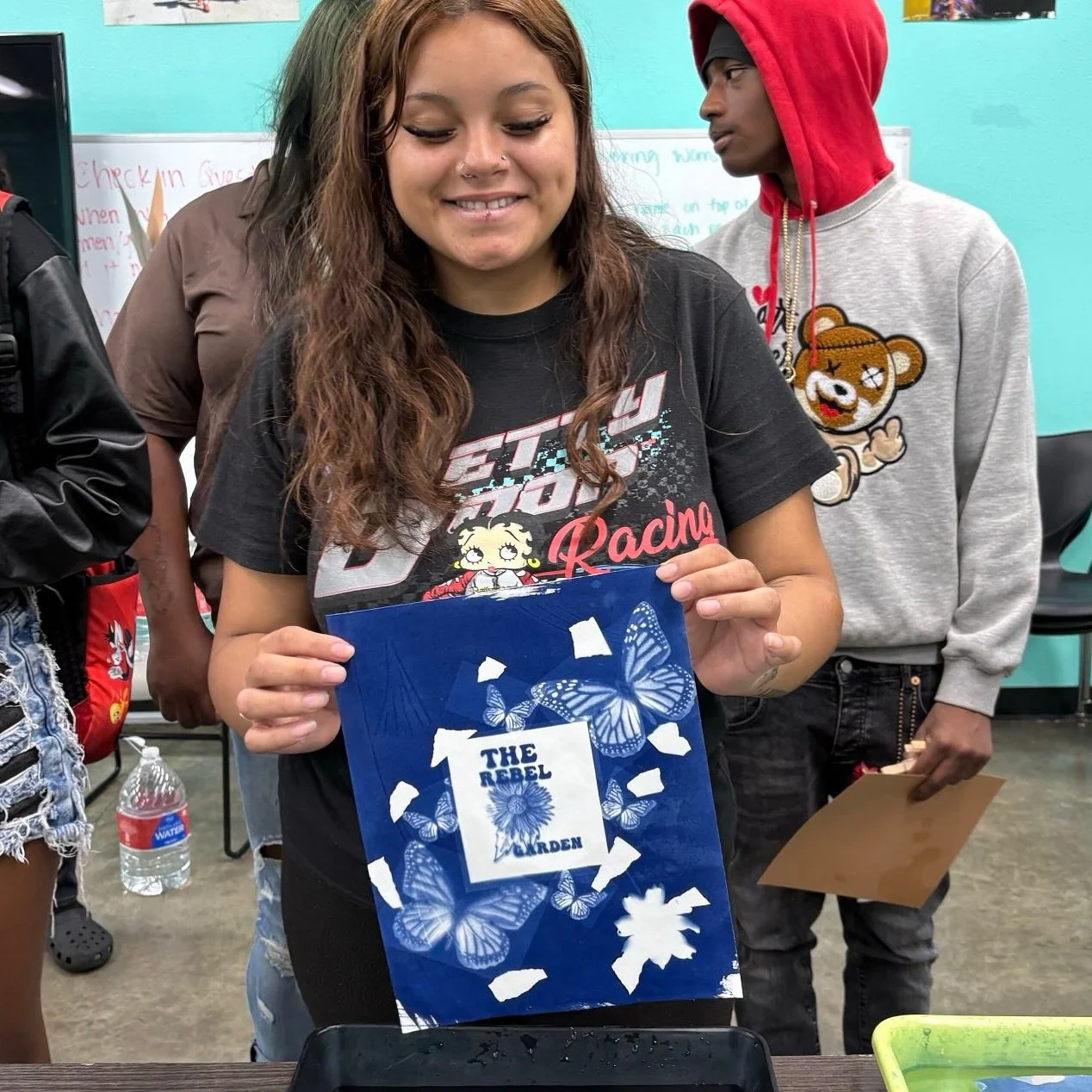 Since our founding in 2011, RuckusRoots’ programs have positively impacted participants in the following key areas:
✨Artistic skill-building
🌱Collaboration and community connection
💙Environmental awareness and action
♻️Waste diversion from l