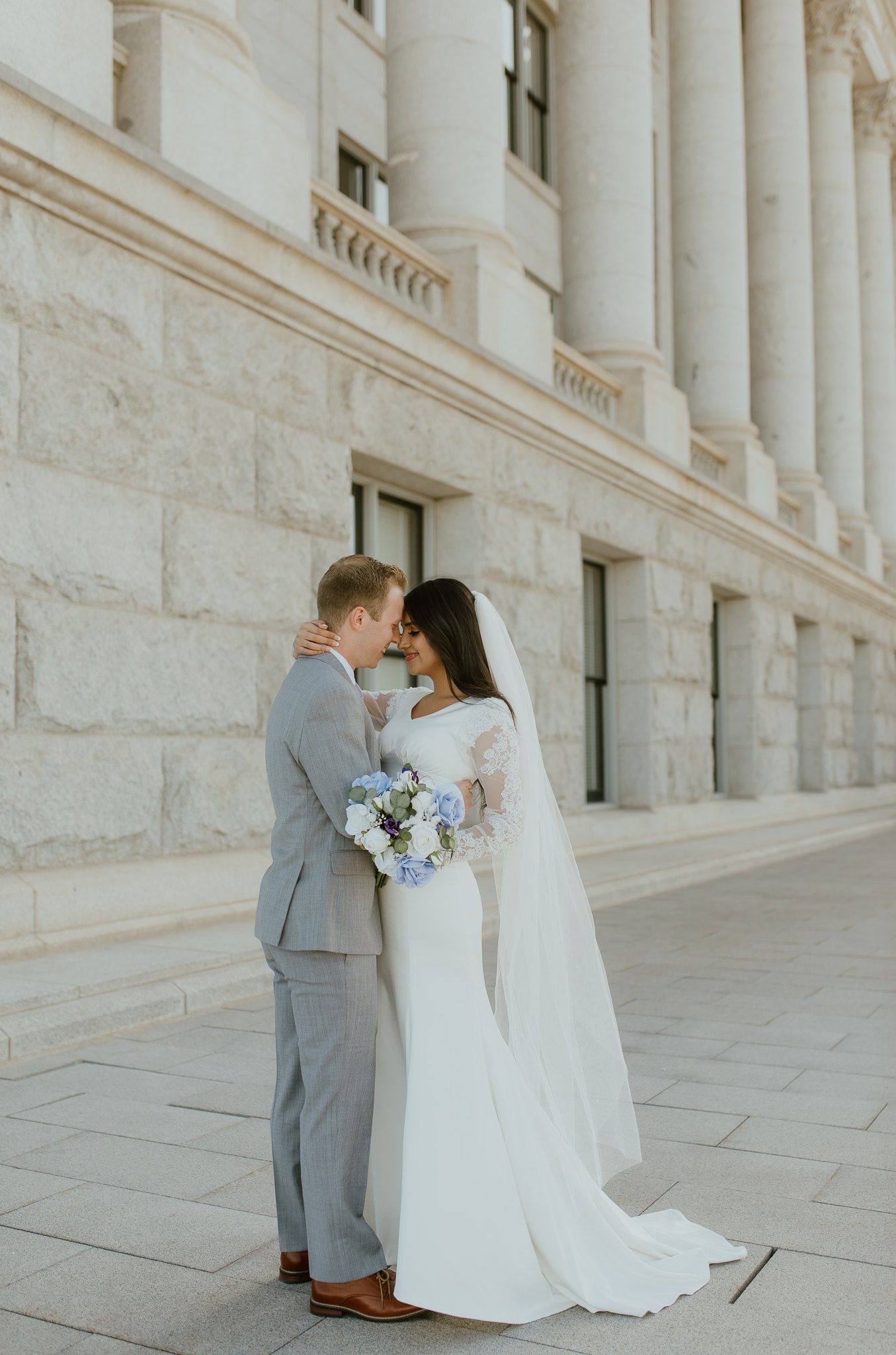 Utah-State-Capitol-Spring-Blossons-Bountiful-LDS-Wedding-Hopesandcheers-photo-10
