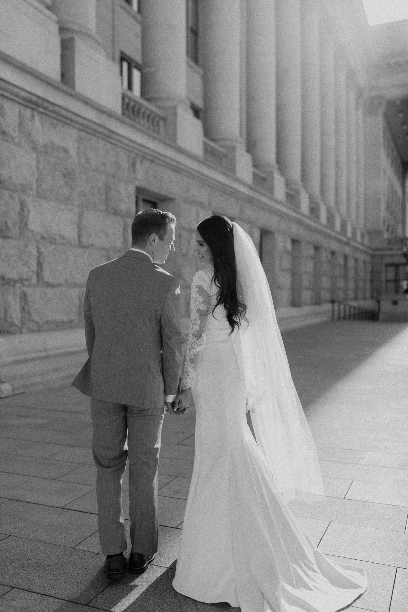 Utah-State-Capitol-Spring-Blossons-Bountiful-LDS-Wedding-Hopesandcheers-photo-15