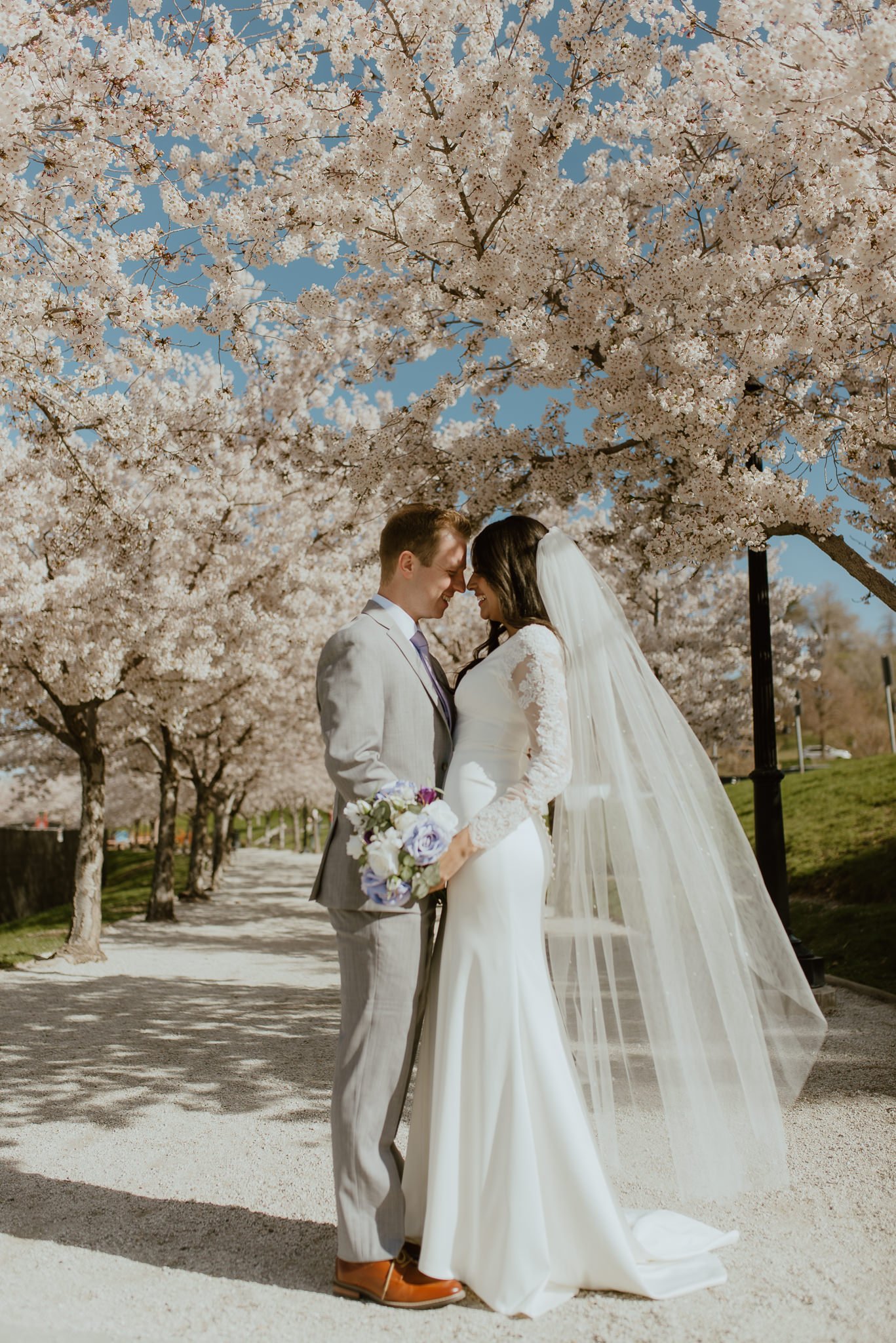 Utah-State-Capitol-Spring-Blossons-Bountiful-LDS-Wedding-Hopesandcheers-photo-24