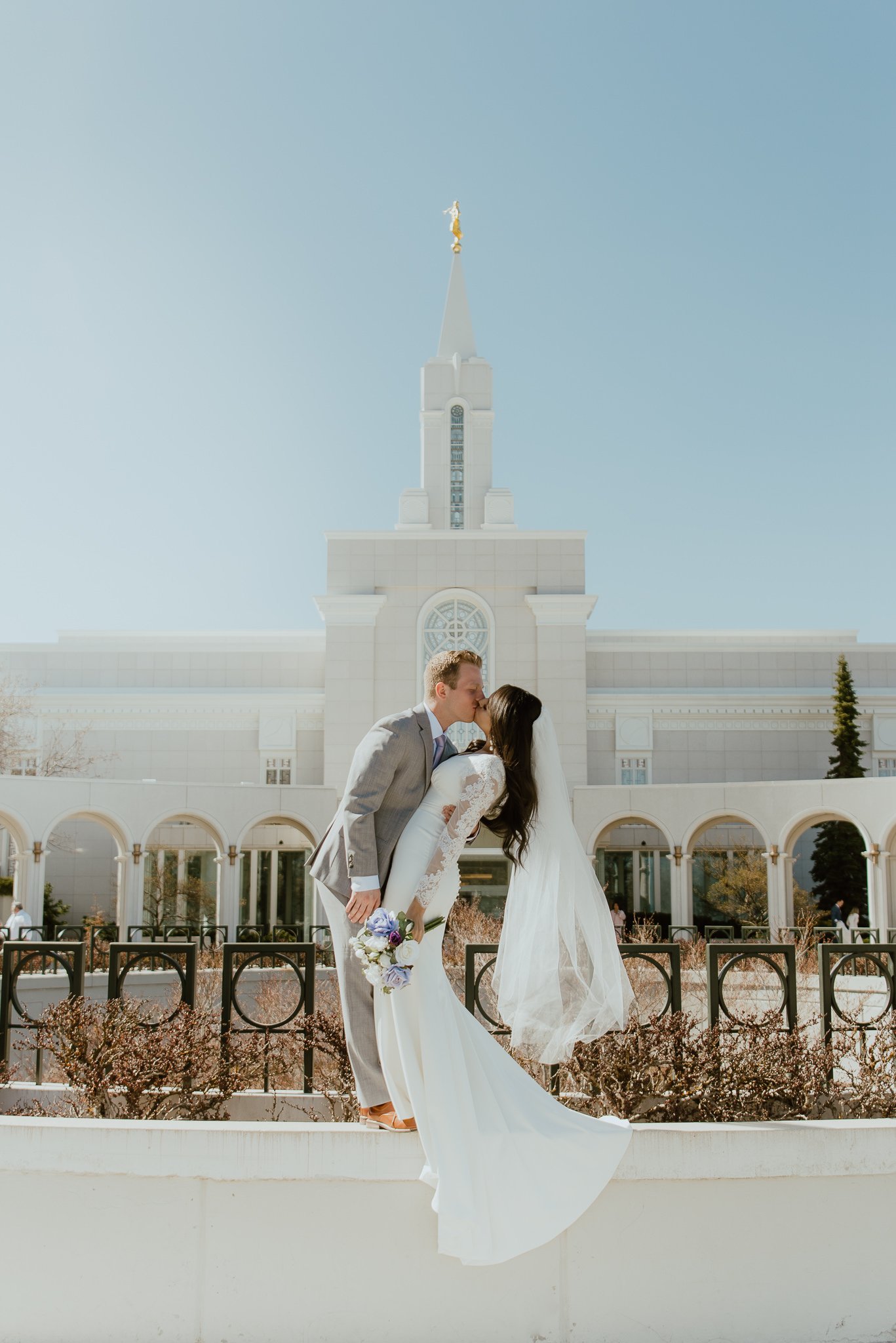 Utah-State-Capitol-Spring-Blossons-Bountiful-LDS-Wedding-Hopesandcheers-photo-26