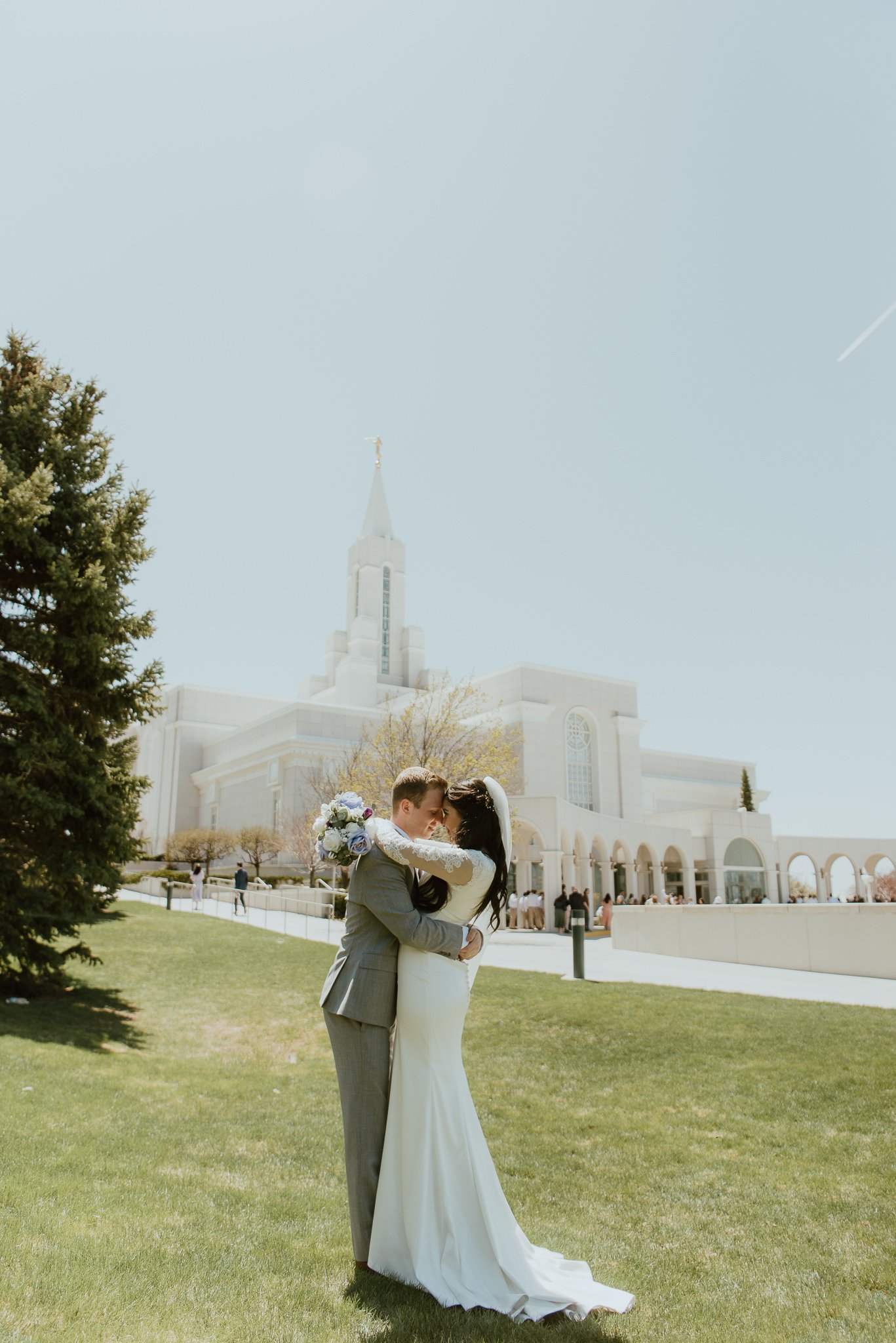 Utah-State-Capitol-Spring-Blossons-Bountiful-LDS-Wedding-Hopesandcheers-photo-52
