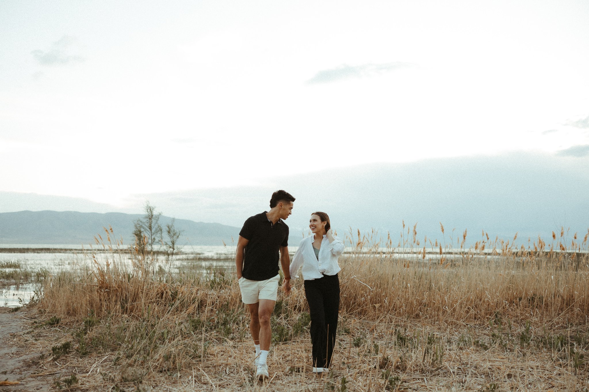 Casual-Couple-Photoshoot-Utah-Lake-Hopes-and-cheers-photo-53.jpg