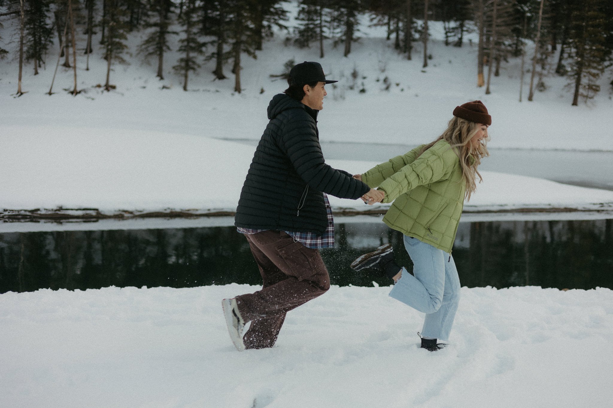 Tibble-Fork-Utah-Winter-Couple-Shoot-Snow-Hopes-and-cheers-16.jpg