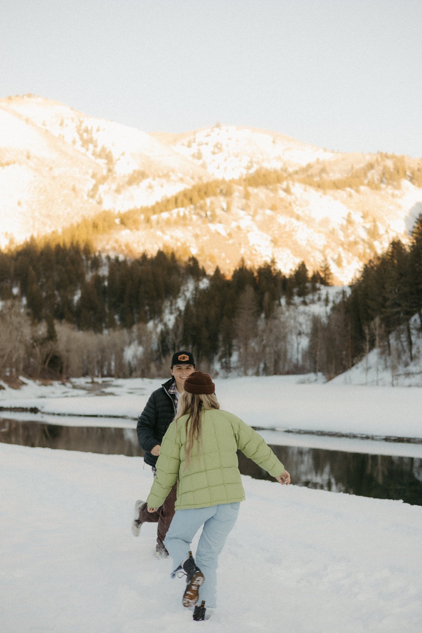 Tibble-Fork-Utah-Winter-Couple-Shoot-Snow-Hopes-and-cheers-18.jpg