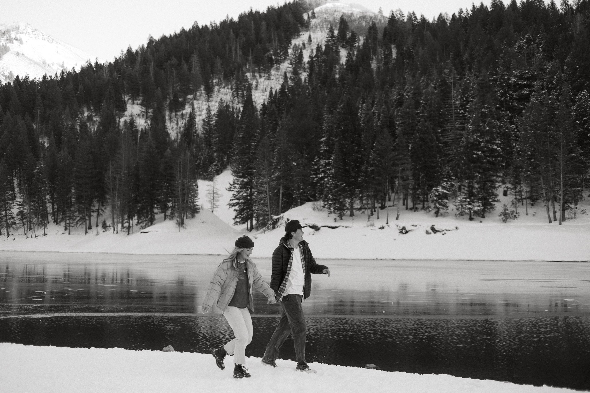 Tibble-Fork-Utah-Winter-Couple-Shoot-Snow-Hopes-and-cheers-30.jpg