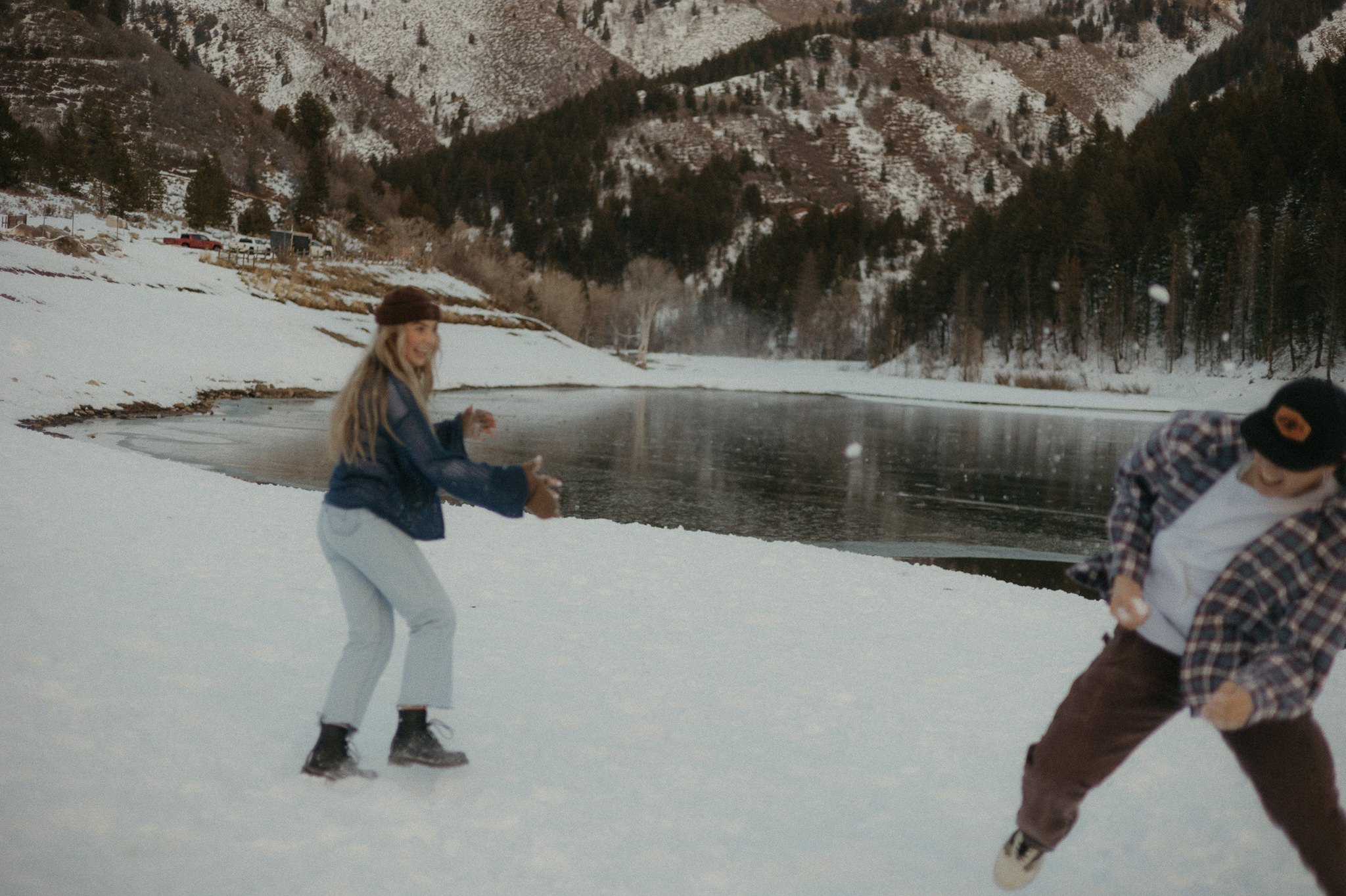 Tibble-Fork-Utah-Winter-Couple-Shoot-Snow-Hopes-and-cheers-125.jpg