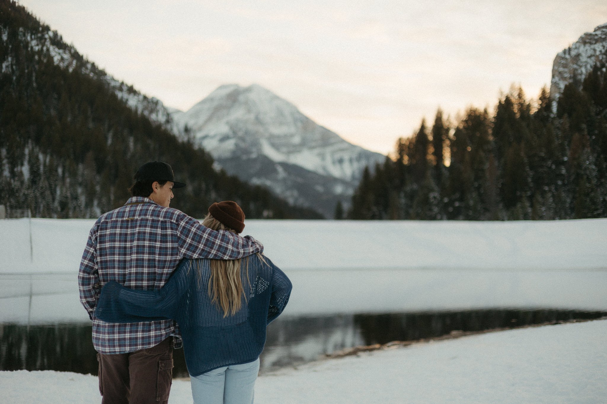 Tibble-Fork-Utah-Winter-Couple-Shoot-Snow-Hopes-and-cheers-179.jpg