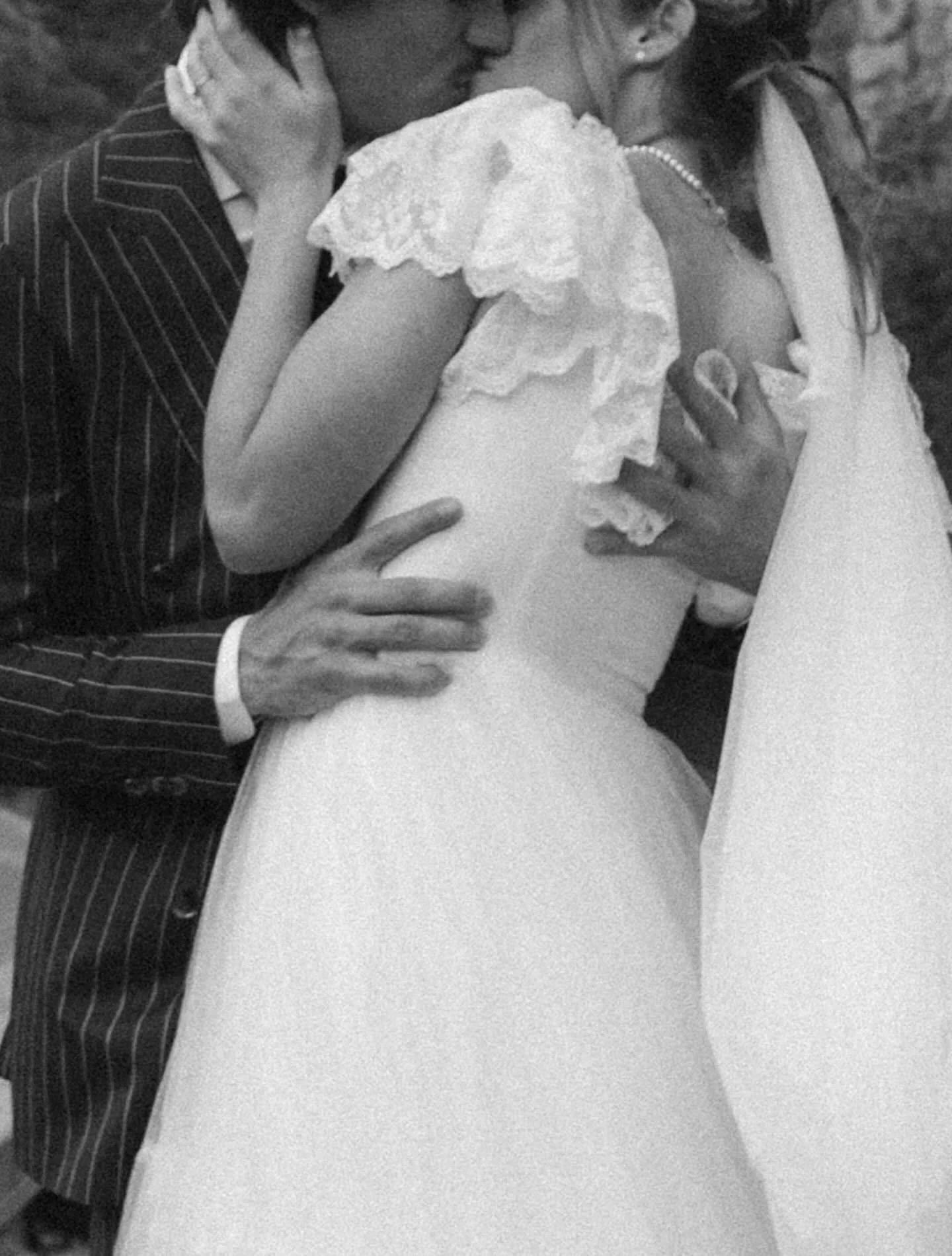 For more big hugs and kisses this 2026 

#utahphotographer #utahweddingbridals #utahweddingphotographer