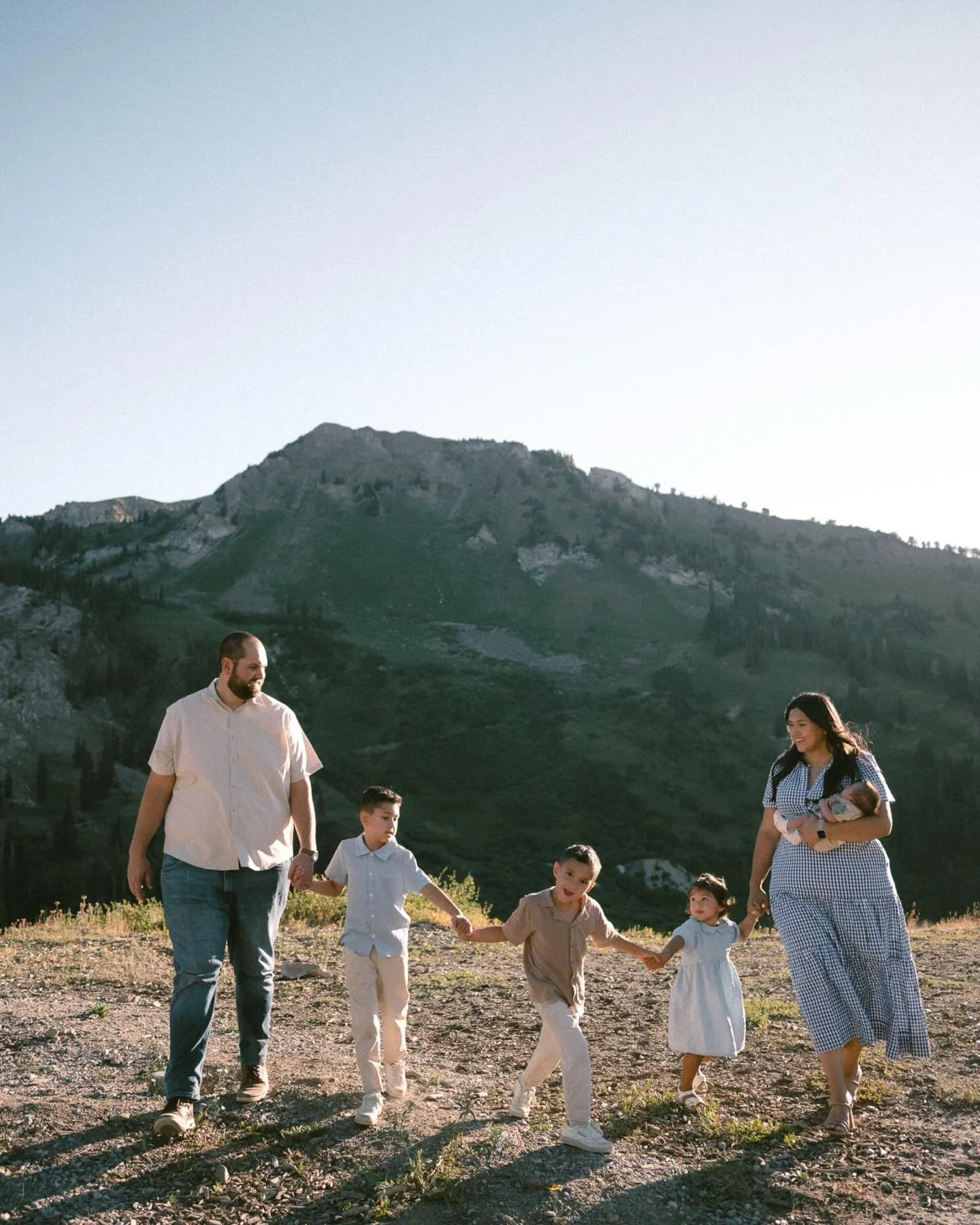 Family sessions are intense. Most of the times I think clients and I share the feeling that we didn&rsquo;t capture any good photos because of all the movement and  craziness in between 😂. But still, it&rsquo;s amazing to see how my eyes and feeling