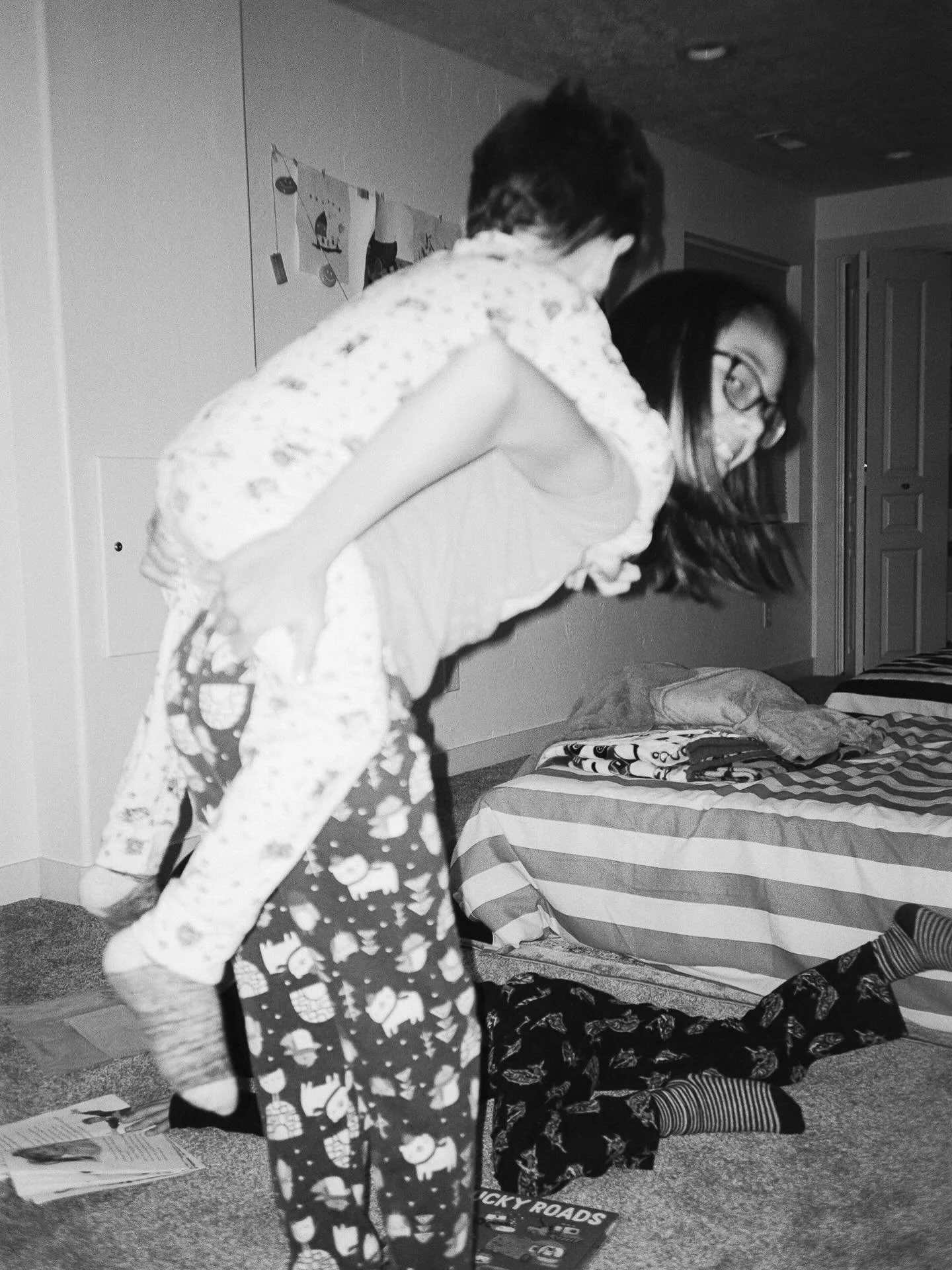 Can you spot them all? They are the best ❤️

#naturalfamilyphotographer #utahfamilyphotographer #siblinglove