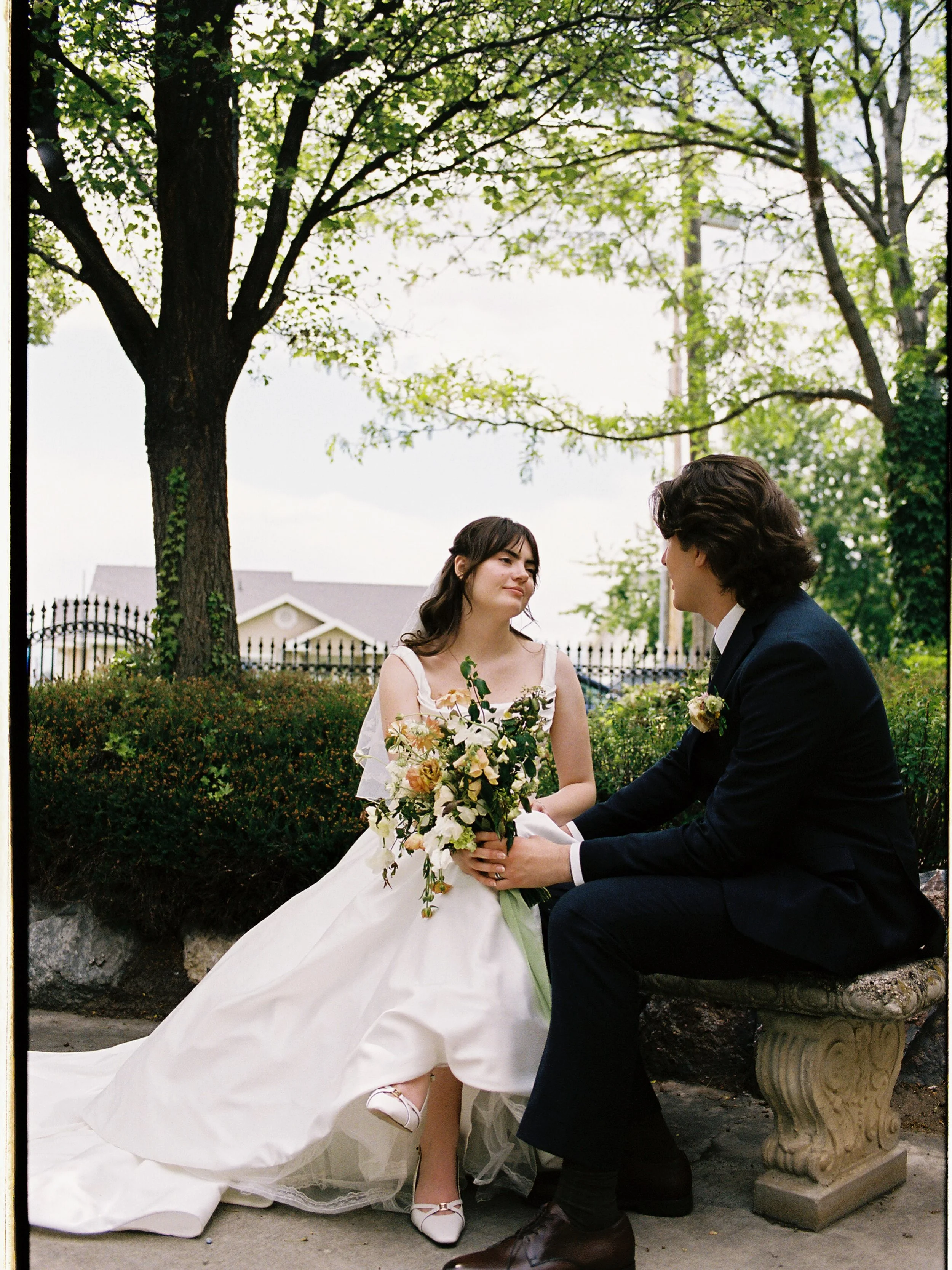 Yes, I promise that if it&rsquo;s in my power, you will sit down during your wedding bridals as well. 

#utahweddingphotographer #justoynecesario #saltlakecityweddingphotographer