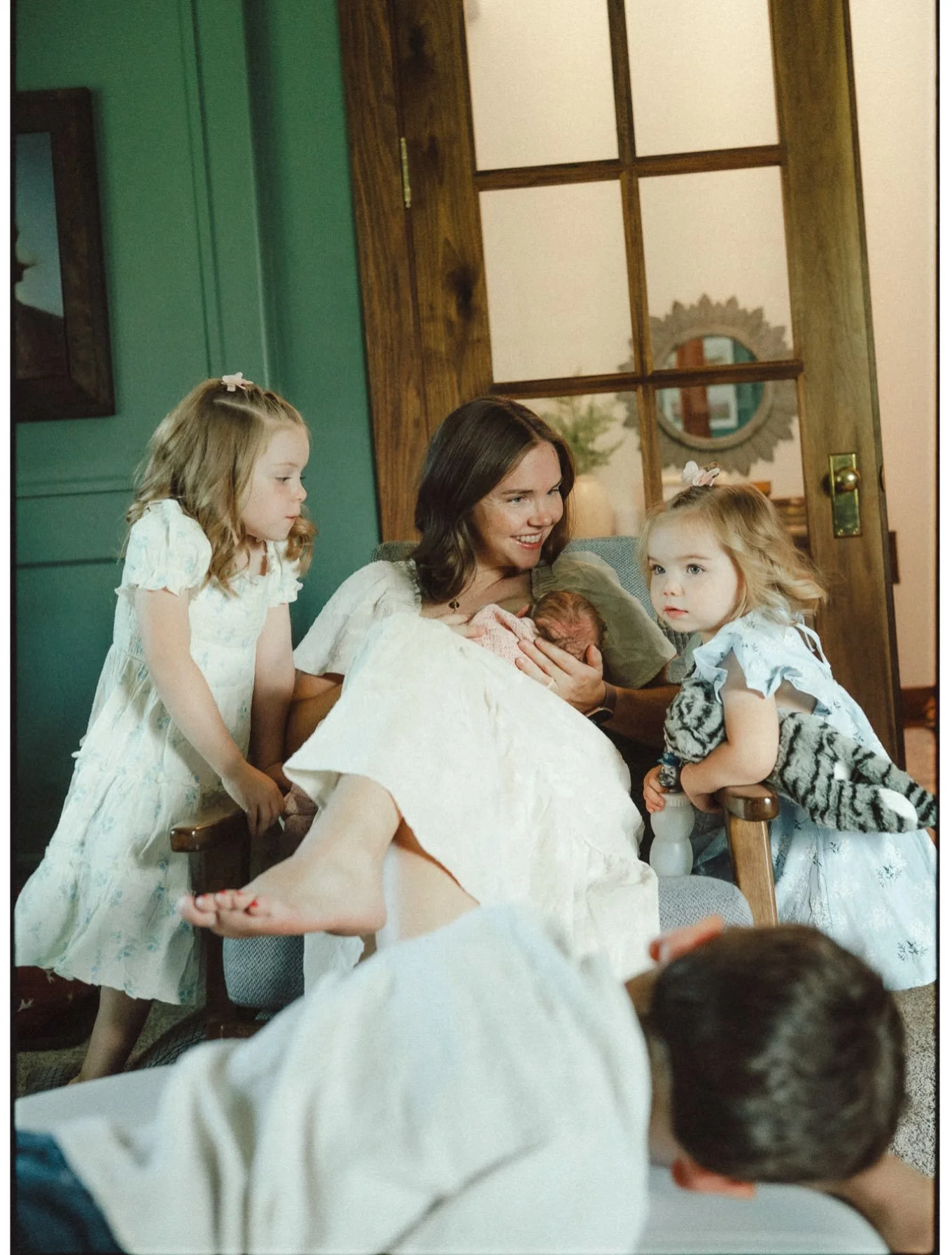 The little unexpected moments are the ones I can&rsquo;t stop thinking about when doing family sessions. Here is an example I absolutely love. So grateful I get to see my families grow and to document motherhood this way.

#alpineutahphotographer #mo
