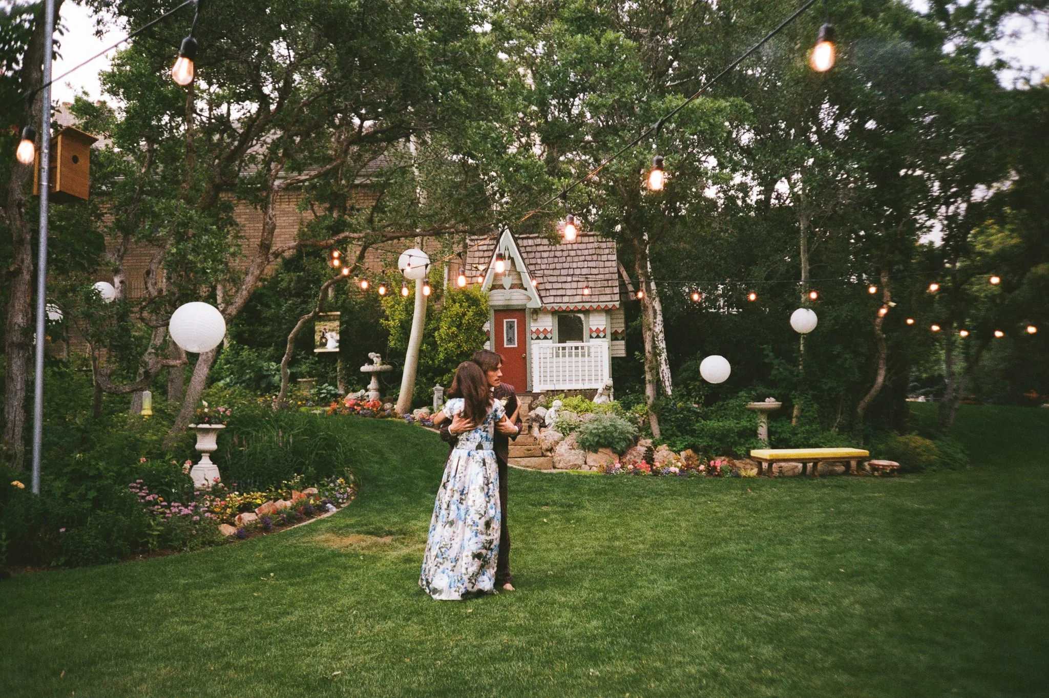 backyard-wedding-ceremony-19.jpg
