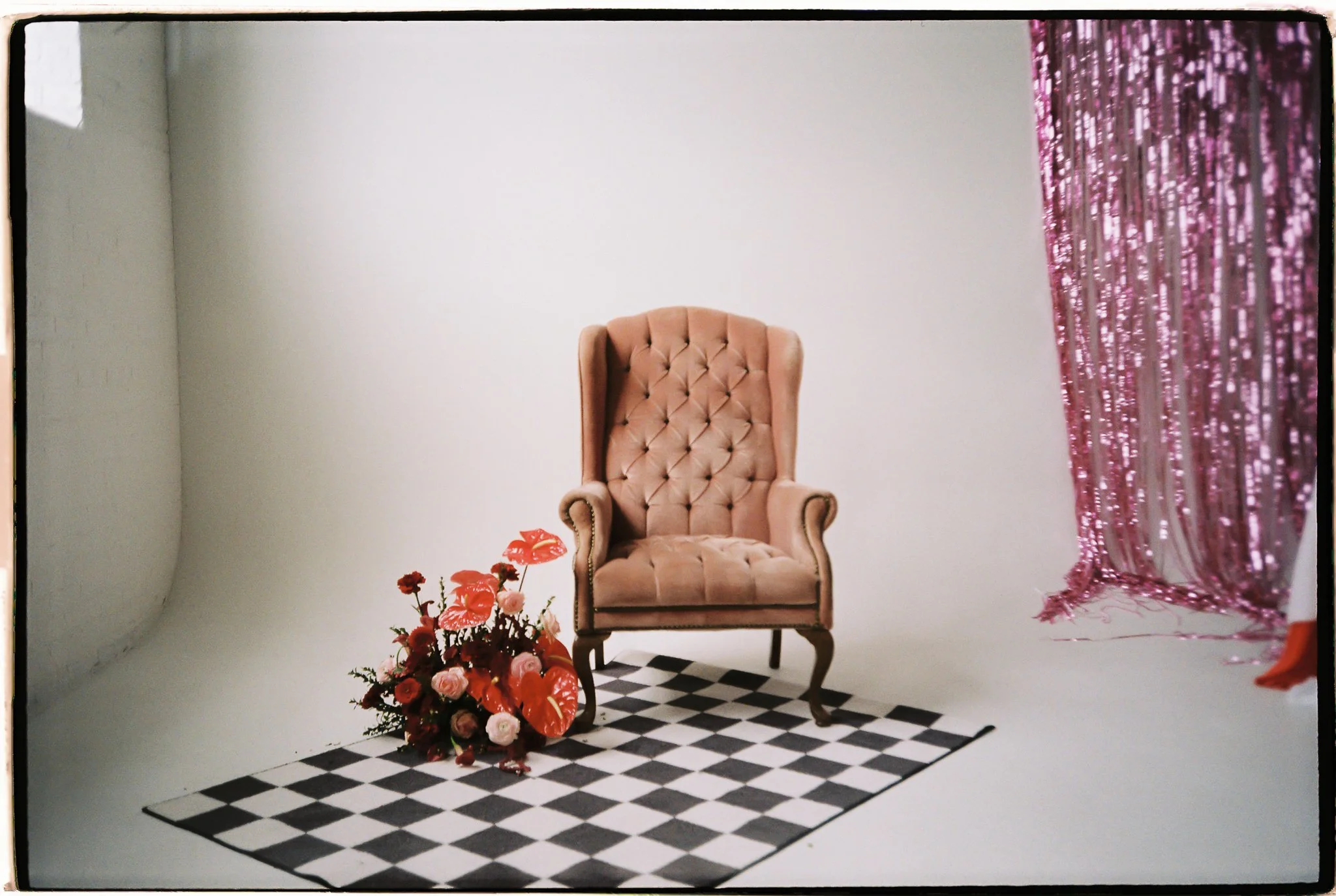 modern-retro-editorial-wedding-inspiration-utah-22.jpg