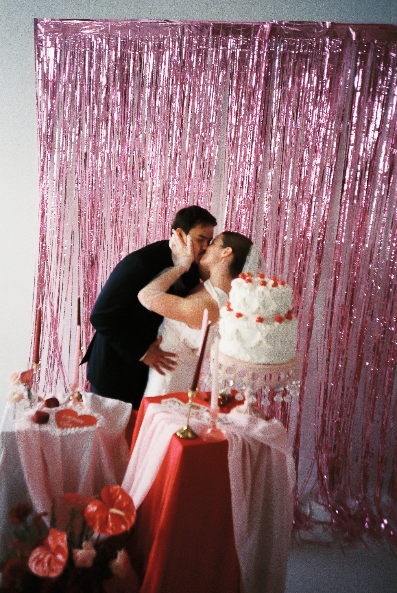 modern-retro-editorial-wedding-inspiration-utah-2.jpg
