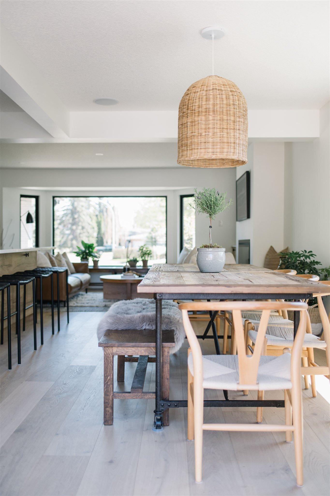 modern dining table.jpg