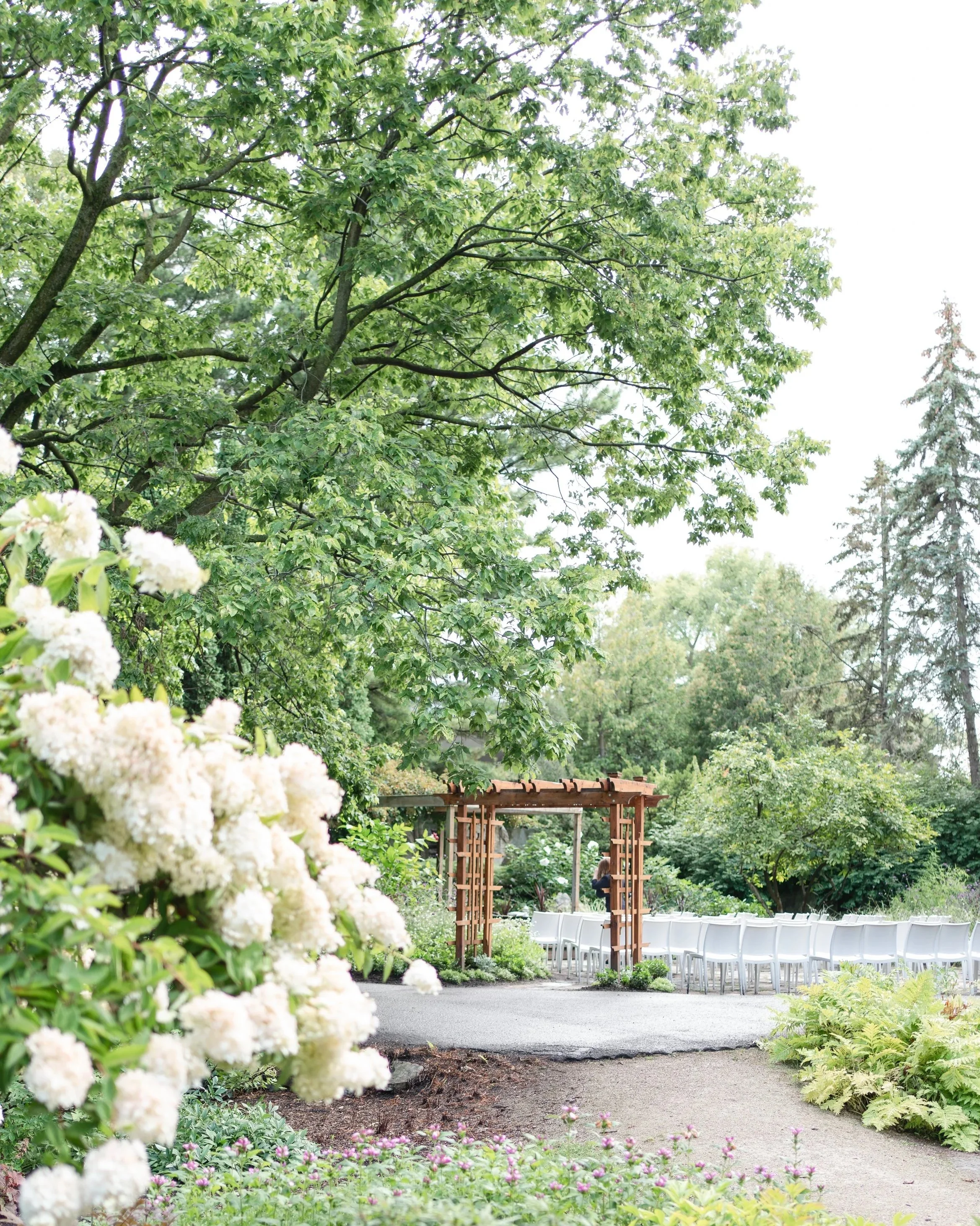 Outdoor ceremony in the garden. La toundra, Montreal