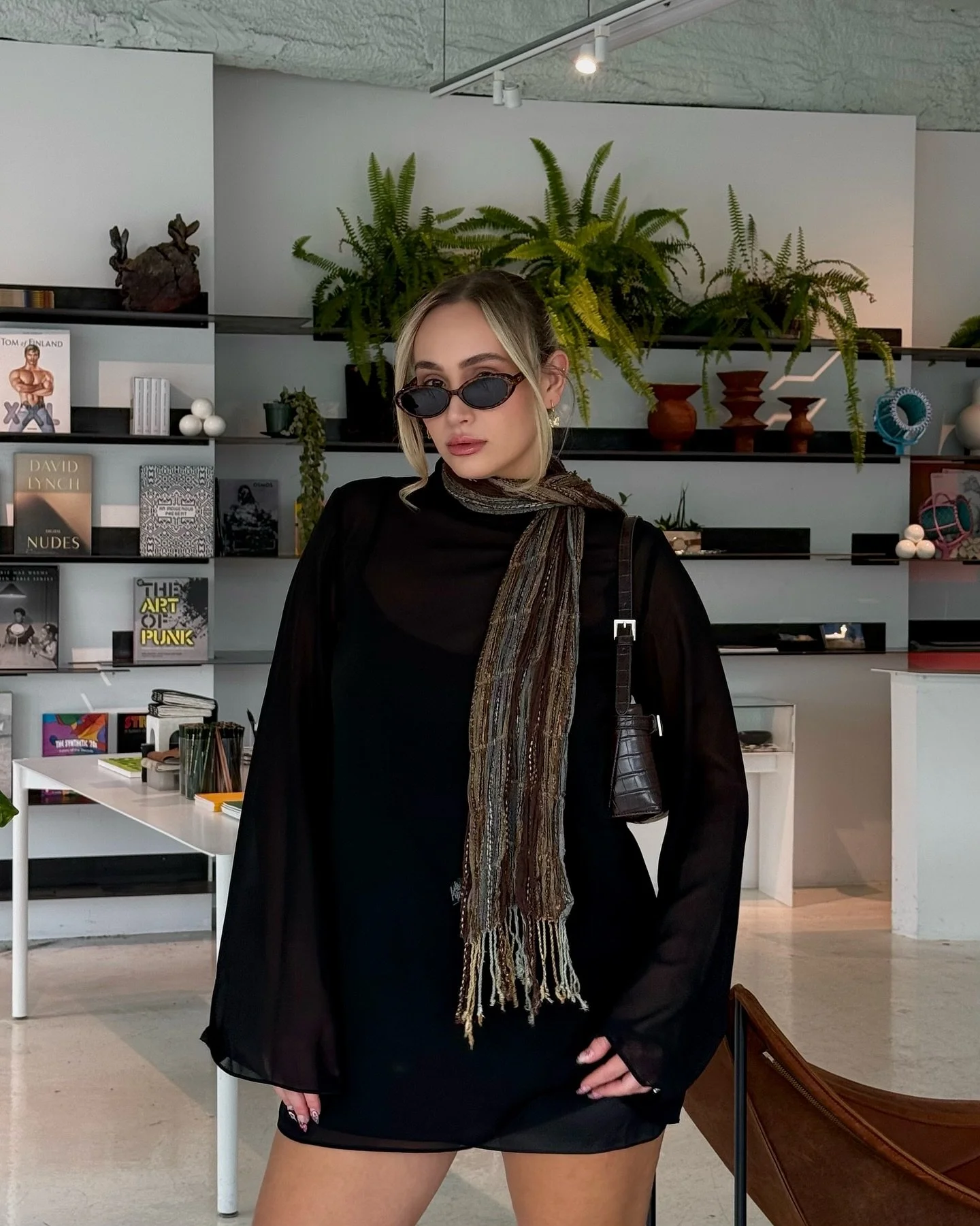 pumpkin spice &amp; every thing nice 🍂🎃 @lulus #lulusambassador 
&bull;
&bull;
&bull;
&bull;
&bull;
#fall #falloutfitideas #outfitinspo #girlswear #littleblackdress