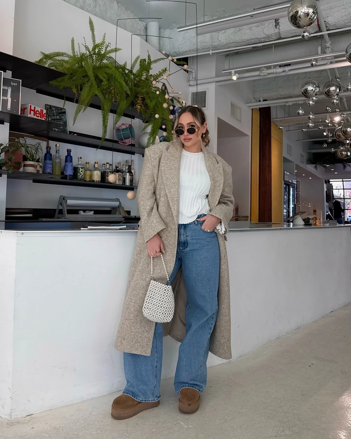 simple chic outfit inspo ✨ @jluxlabel 
&bull;
&bull;
&bull;
&bull;
#outfitinspiration #winterstyle #ootd #trenchcoat #girlswear