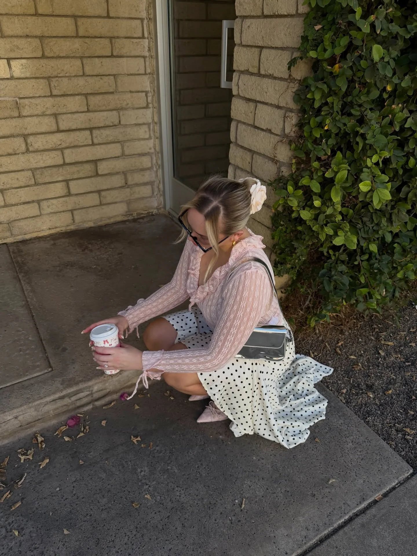 spring has sprung 🌷 @lulus #lulusambassador 
&bull;
&bull;
&bull;
&bull;
#springoutfit #outfitinspo #girlswear #popofpink