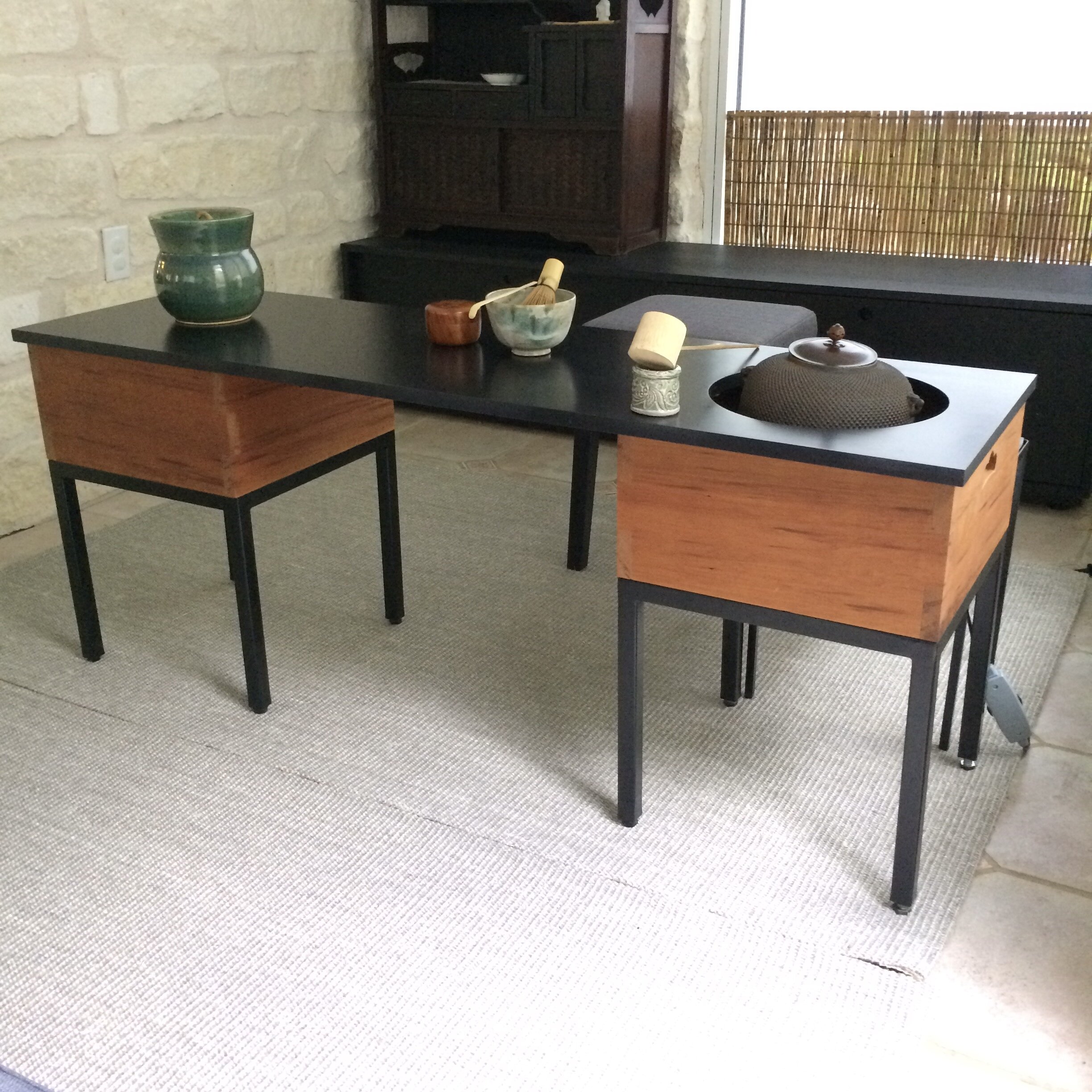 Modular tea table by Linda.