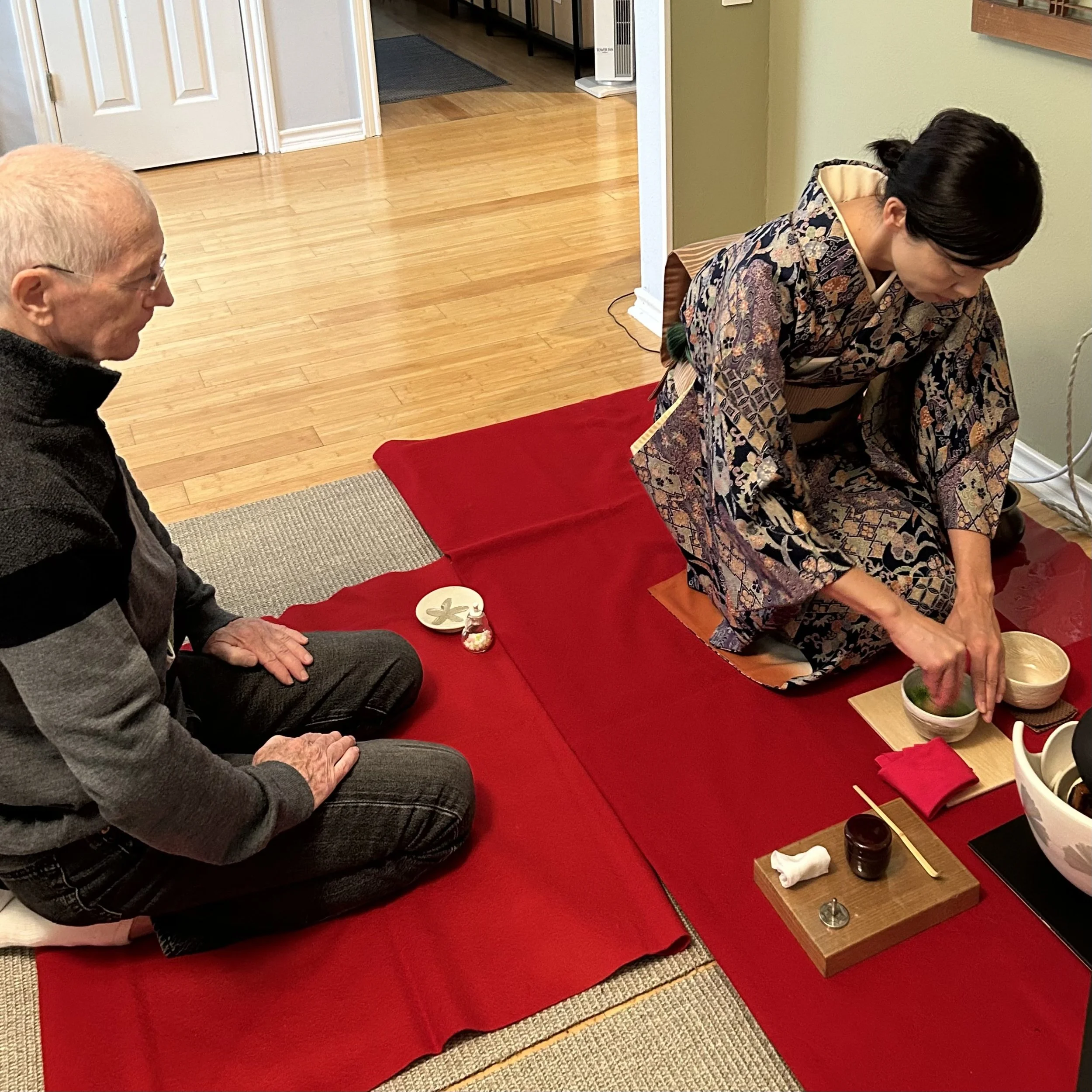 Chabako lesson, sitting seiza