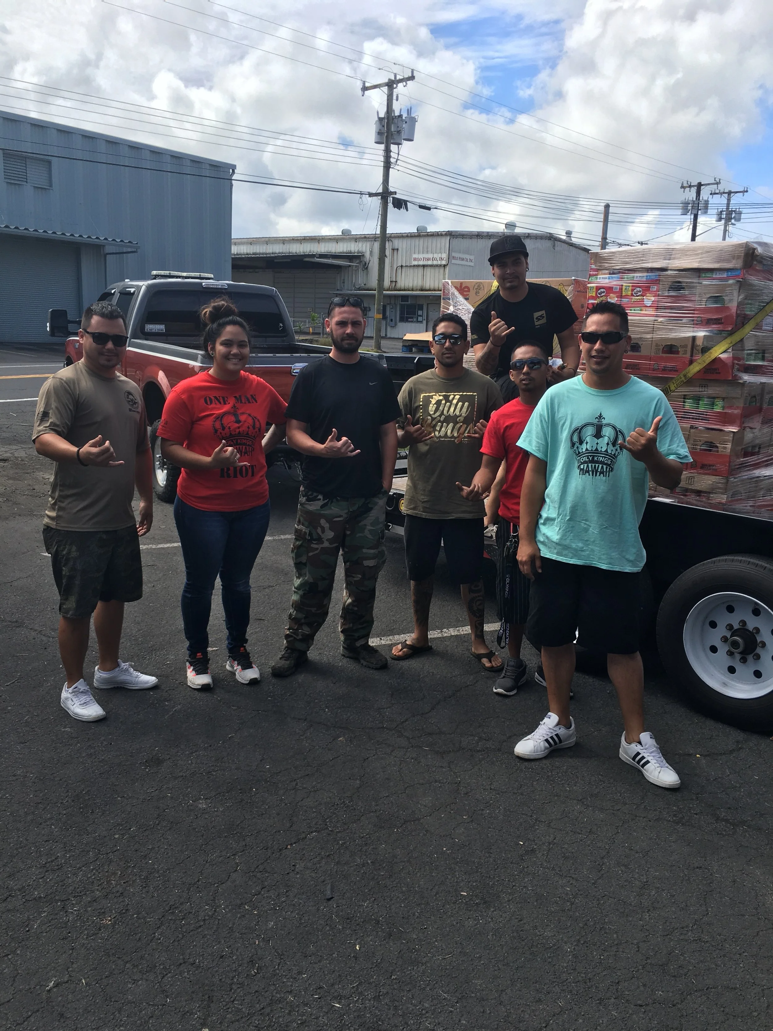 Volunteers for Puna Emergency Relief at The Food Basket