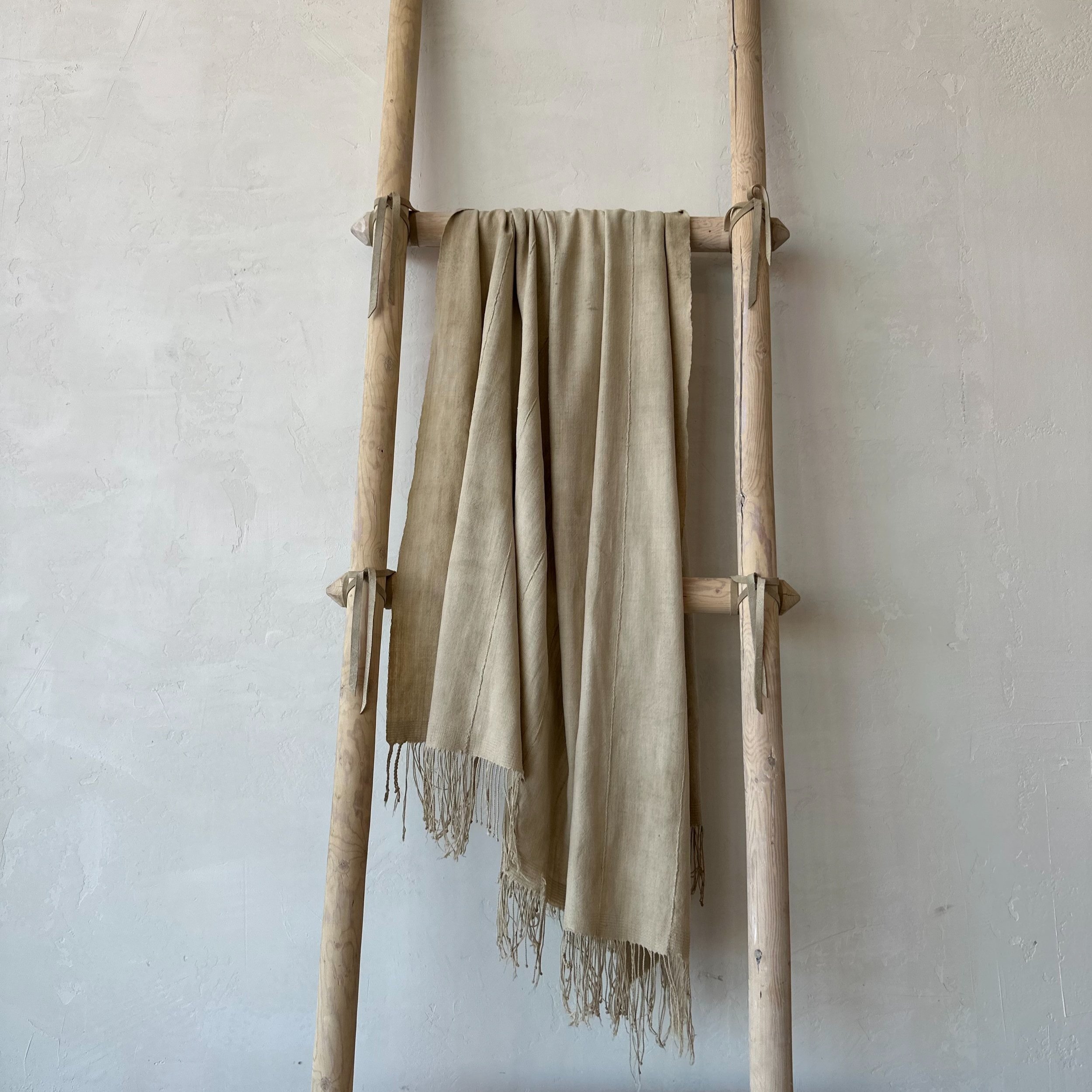 Mossi Throw 04 — BADLANDS Vintage Furniture Store