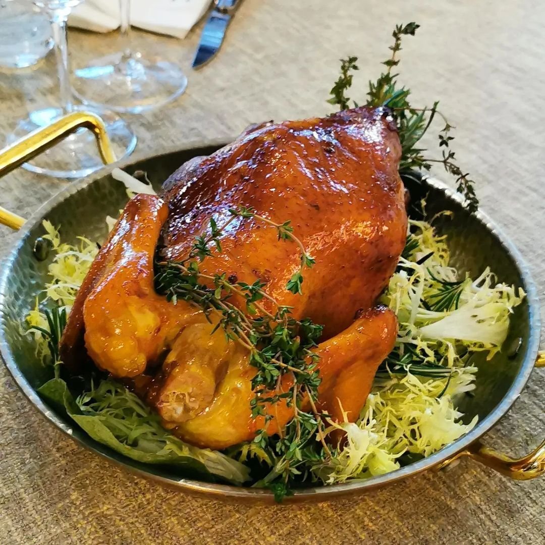 TABLE_Dishes_Whole Roasted Yellow Crispy Chicken_HK$888.jpg