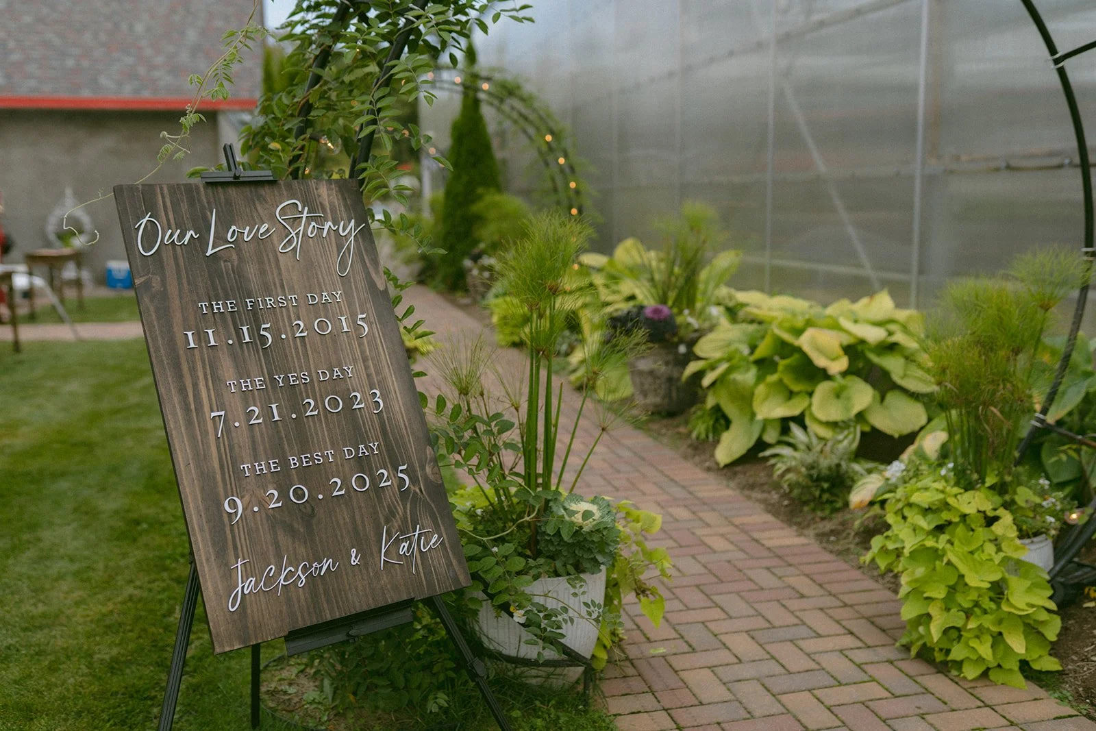  
  Photo Credit: 
   Sabrina Leigh Studios  
  assist 
   KT Creative Photography 
 