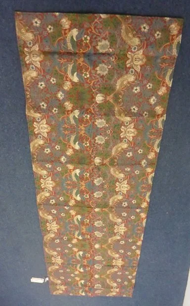 Signare Morris Strawberry Thief Red Tapestry Throw Sofa Bed Runner 220 x 70cm BEDRUN-STRD_700x (5).JPG