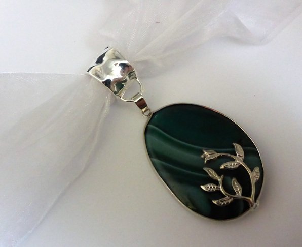 Isabelle Grace Black Ginger Handmade Flower Green Agate Stone Scarf Jewellery (4).JPG