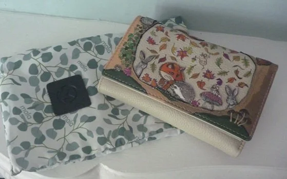 Mala Leather Foxglove Forest Tri Fold Large Purse RFID Protection Dust Bag Cream 71 3716 (2).JPG