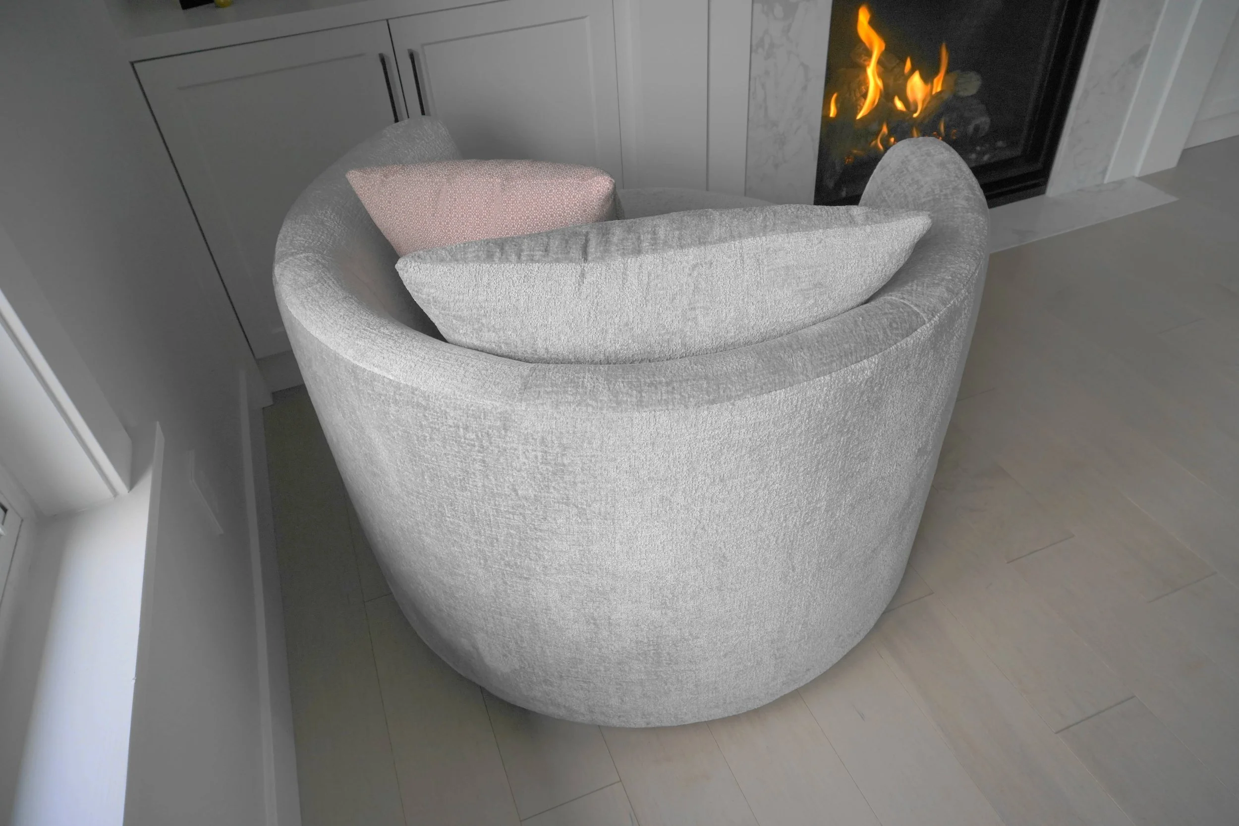 Circular design means it can swivel comfortably in the corner of your room allowing your white walls to stay white!