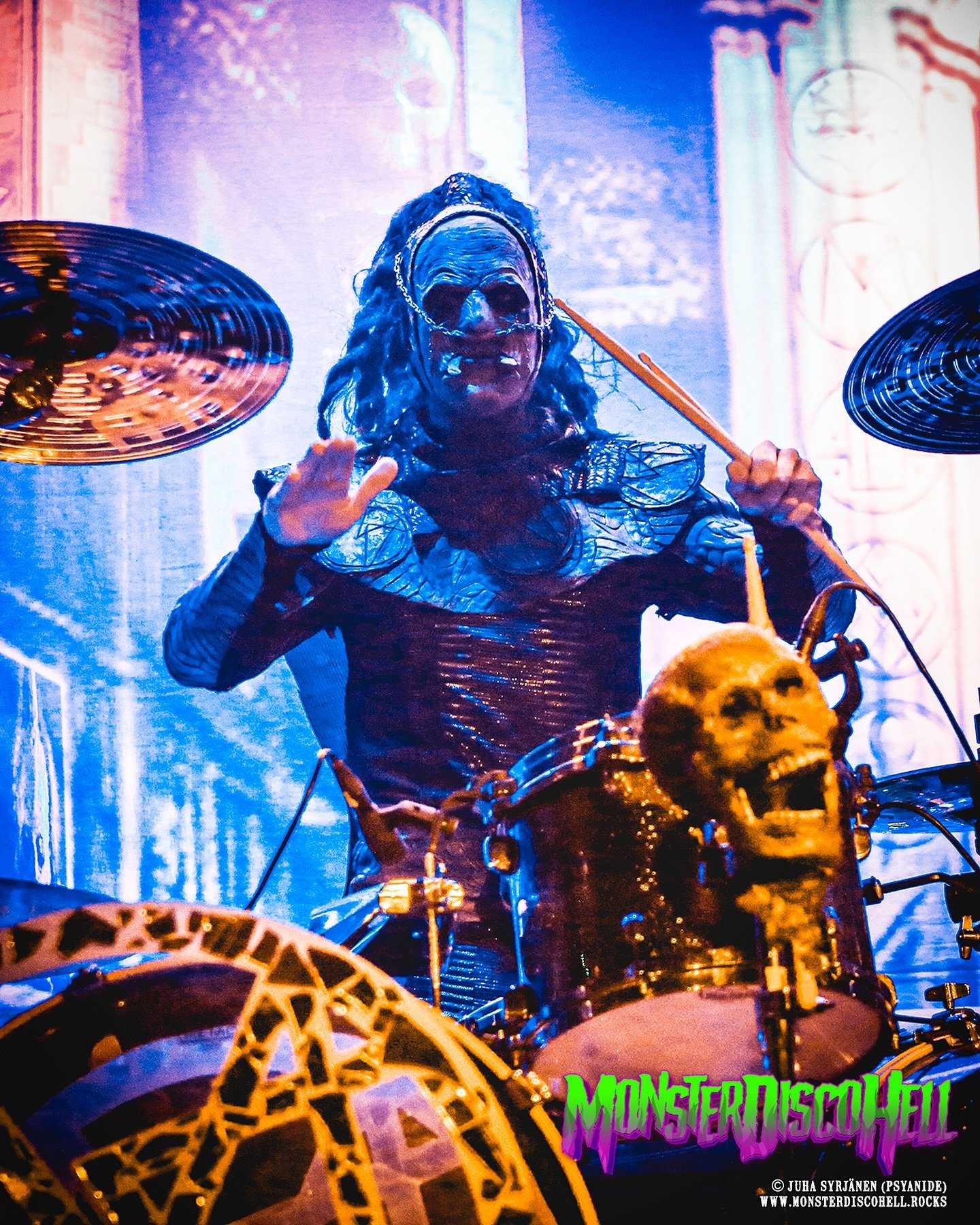 Aah, a new week is upon us again, and we monstermaniacs start it with Manaday as usual! Here&rsquo;s a previously unused shot of the Minister of Sinister trying to calm down the crowd at Tavastia, Helsinki on December 8th 2022. For some reason, the c