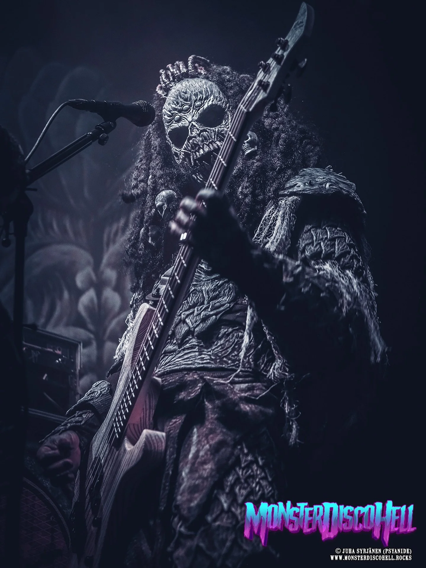 Happy Hiistai, everyone! We&rsquo;ll continue our week of spooky horrory vibe photos today with this previously unused shot of the Reptroll, taken at Tavastia, Helsinki on March 22nd 2025. I usually try to bring out the eyes in my photos, but in this
