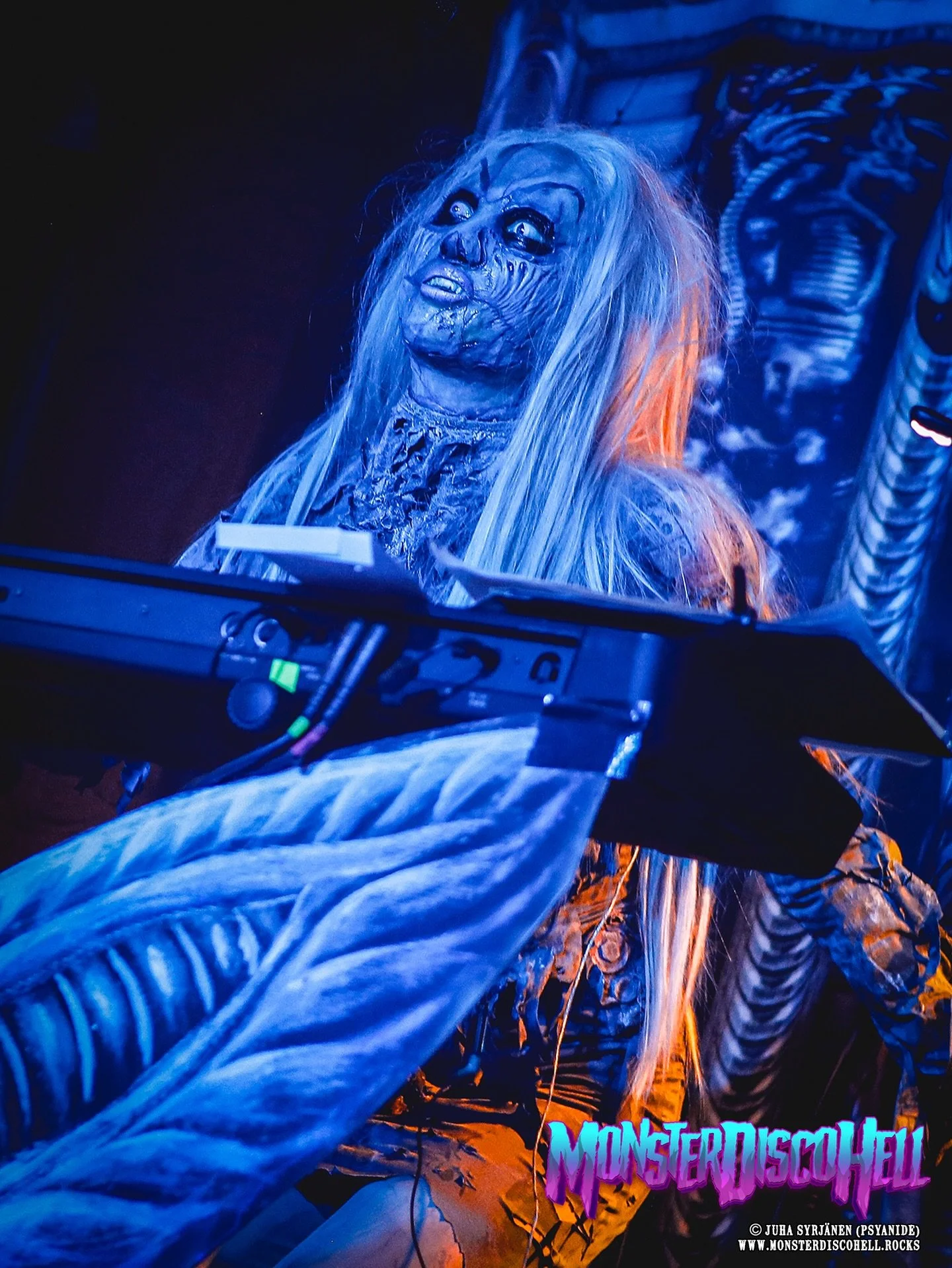 Hell(a) yeah! The weekend is almost here! Just a few more hours in the hamster wheel and then we&rsquo;re done, we&rsquo;re off for the weekend. And here on MDH, the right way to start that long-awaited weekend, is with a Hella Good Friday photo! For