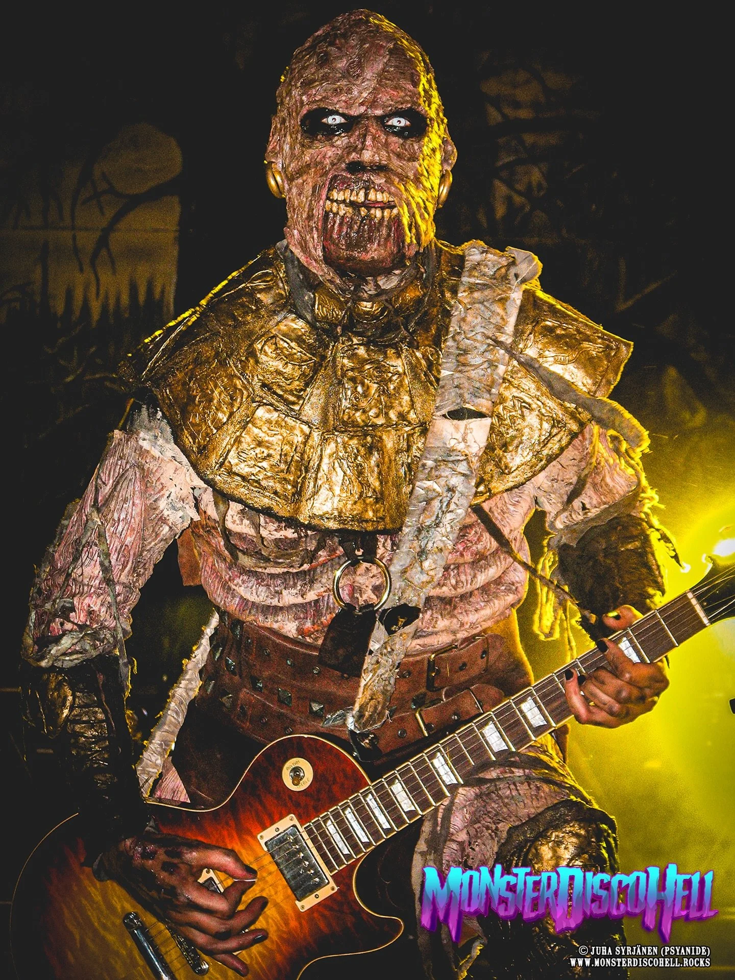 The Arockalypse era Amen-Ra, the golden god of gods, the ancient assassin! It&rsquo;s Throwback Thursday once again, and for today, since we&rsquo;re in the 20th anniversary of The Arockalypse album, here&rsquo;s a cool shot of Amen from that era, ta