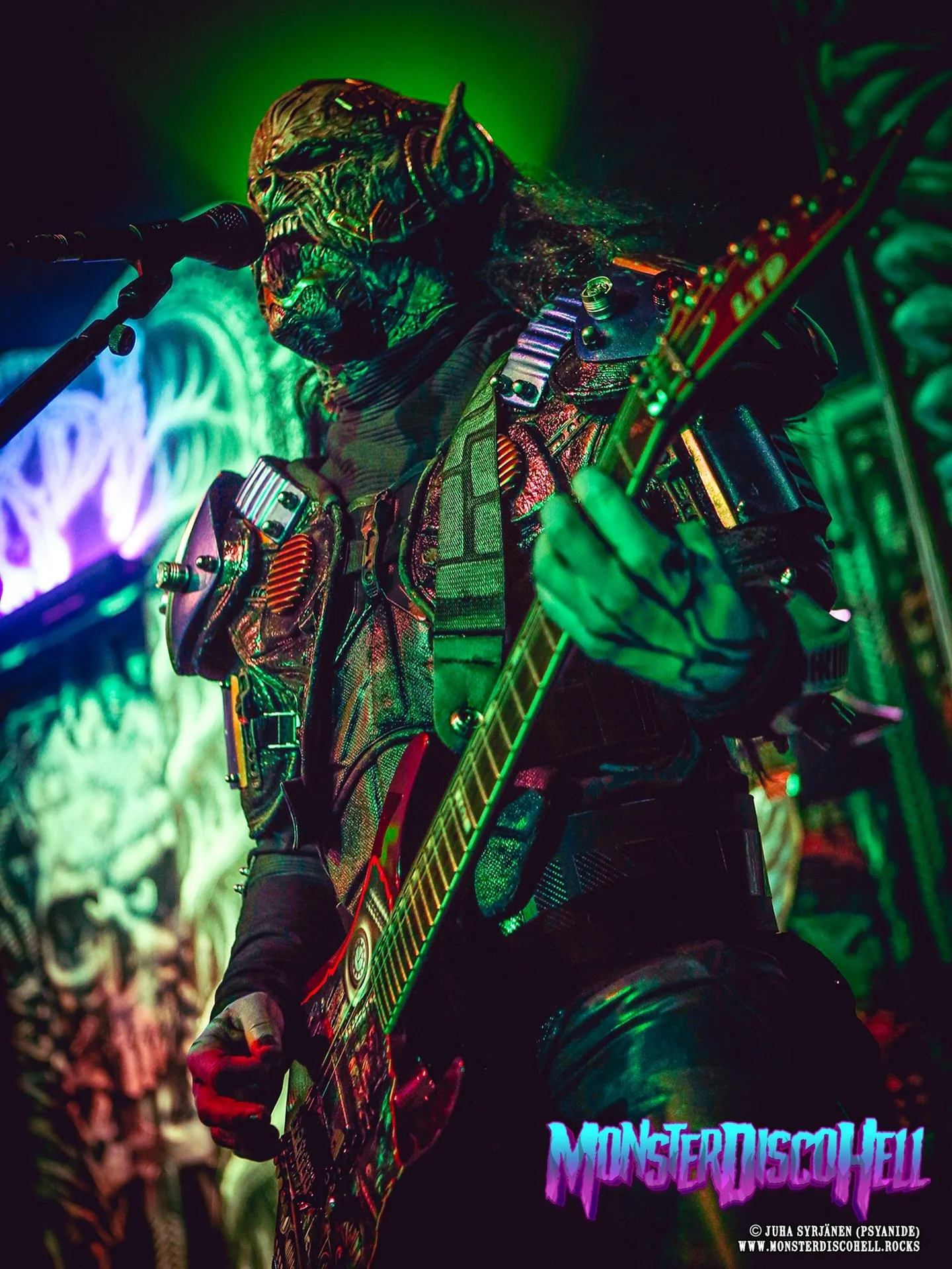 In today&rsquo;s mid-week mechanical machine monsterman madness moment, we&rsquo;ll keep it simple and have this previously unused, very colorful shot of Kone! It&rsquo;s always so nice to see the colorful stage lighting bounce off from the costume, 