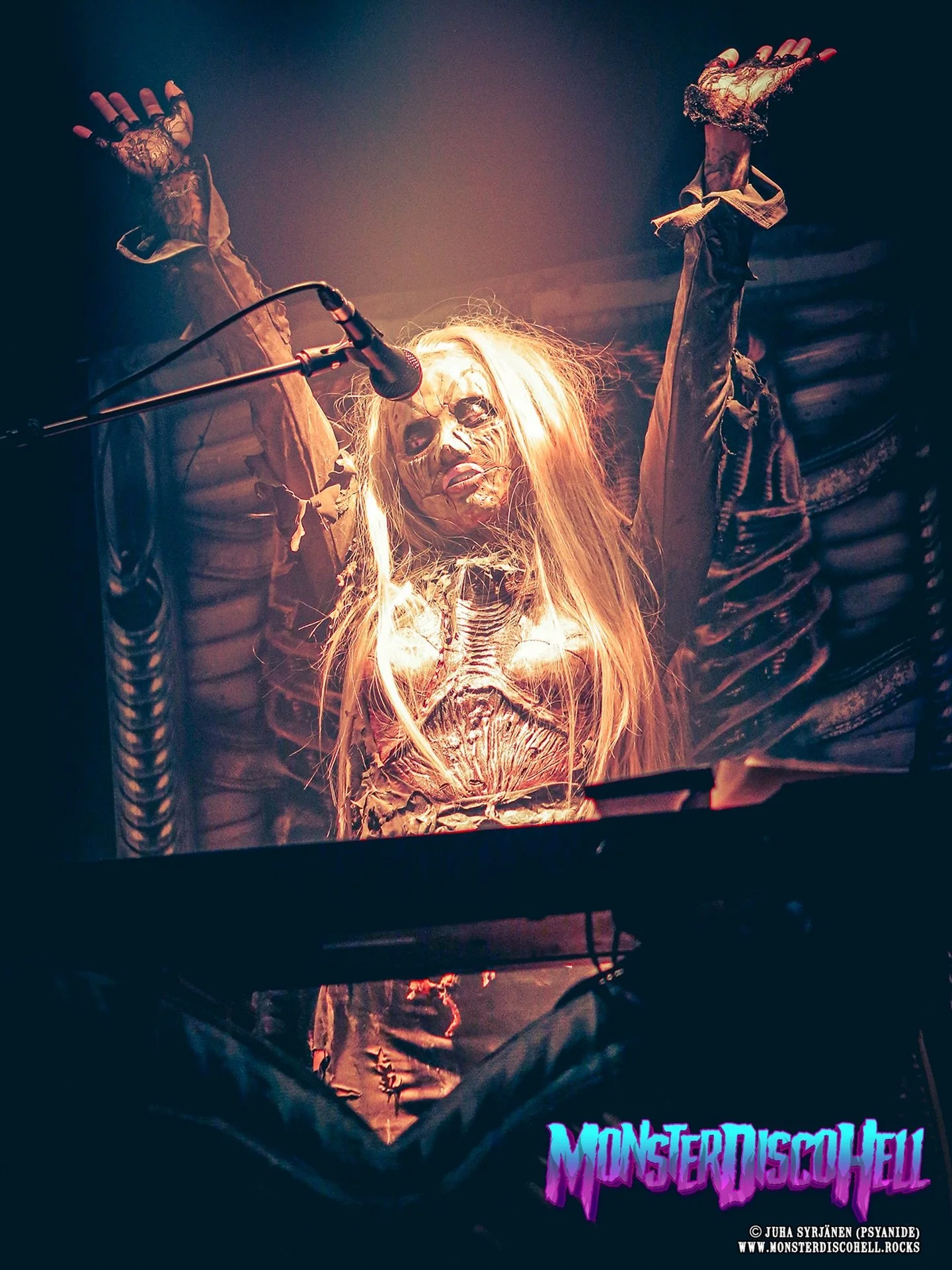 Happy Hella Good Friday, monstermaniacs! Tonight Lordi will kick off their The Arockalypse 20th anniversary shows when they play on the Viking Grace cruise ship that will set sail from Turku, Finland. Anyone going? If so, have fun! This previously un