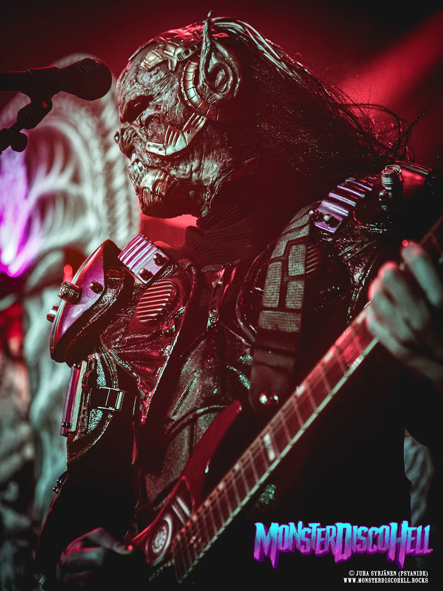 Yep, it&rsquo;s the mid-week mechanical machine monsterman madness moment again! Wednesdays bring us Kone photos every week, and for today, here&rsquo;s a previously unused shot, a half-length side profile portrait of KoneI took at Tavara-asema, Tamp