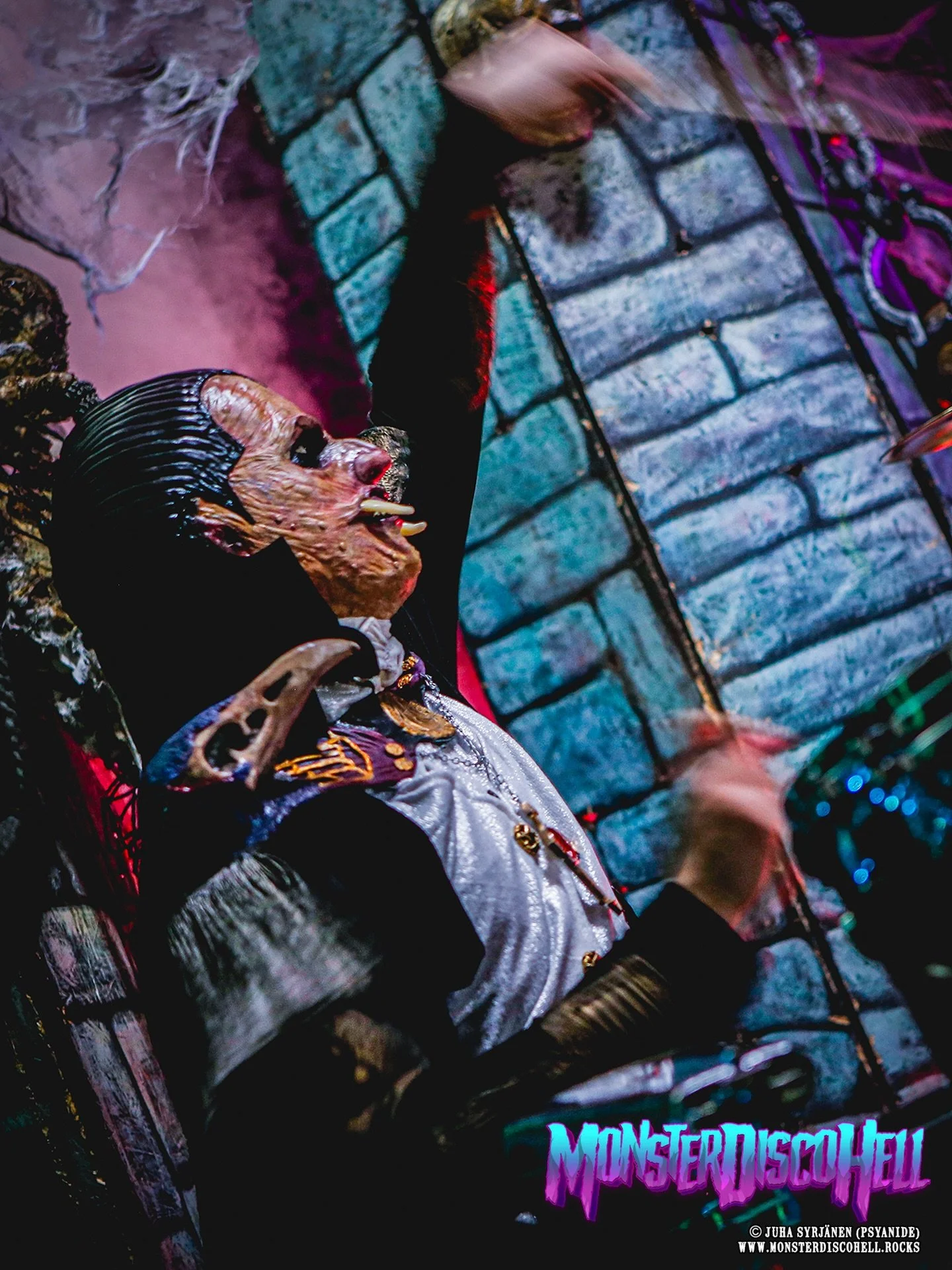 Oh crap, it&rsquo;s a new week ahead of us again. Personally, after such an awesome weekend of rock&rsquo;n&rsquo;roll stuff with my own band, it&rsquo;s really hard and difficult getting back to being an ever-revolving cog in the corporate and indus