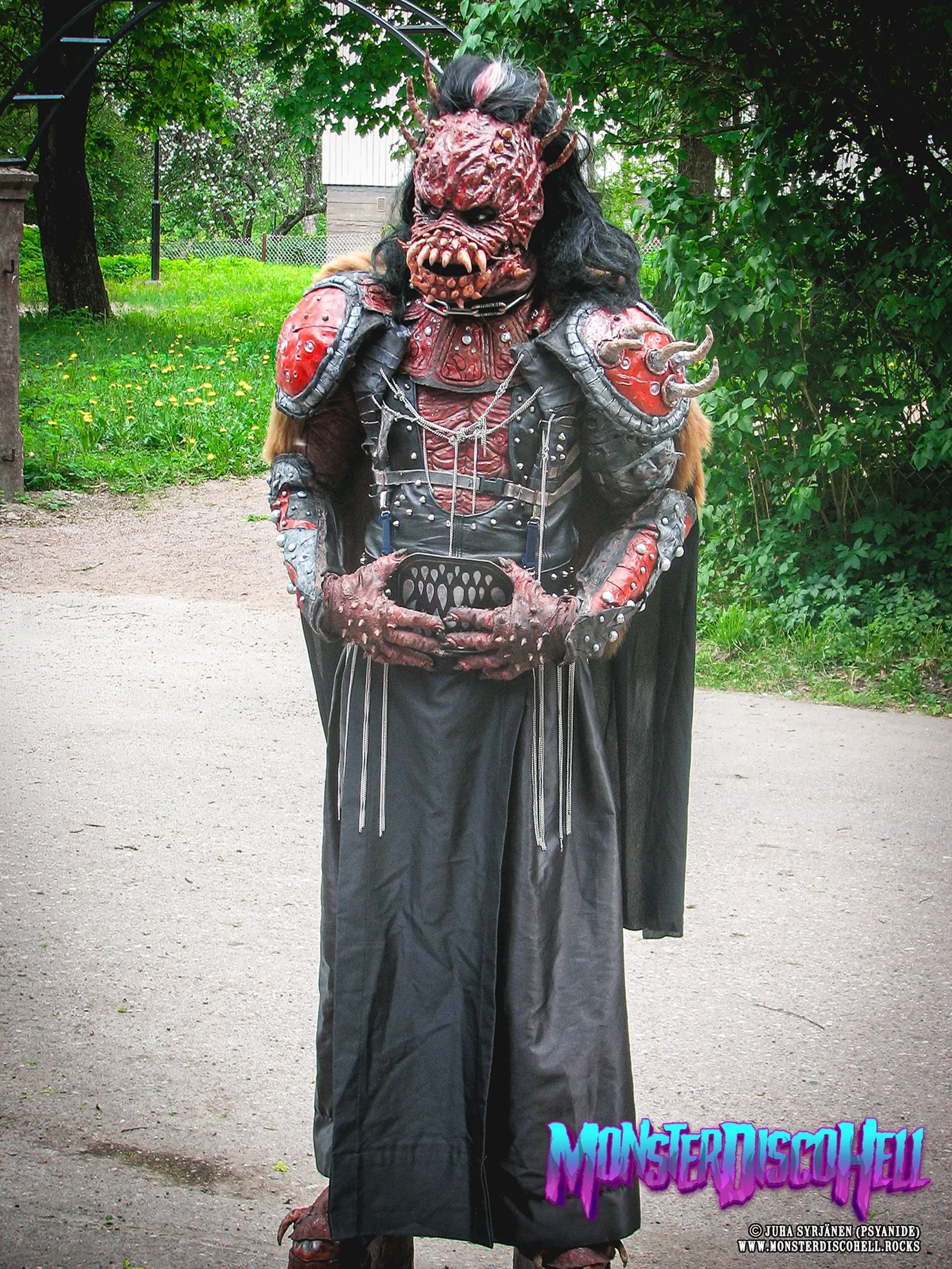 What a Throwback Thursday! Exactly 20 years ago today, on June 4th 2006, Kita visited my, and his old hometown, Karkkila! It was a bright and sunny early summer day, and it almost made the extraterrestrial man-beast look more like a well-cooked lobst