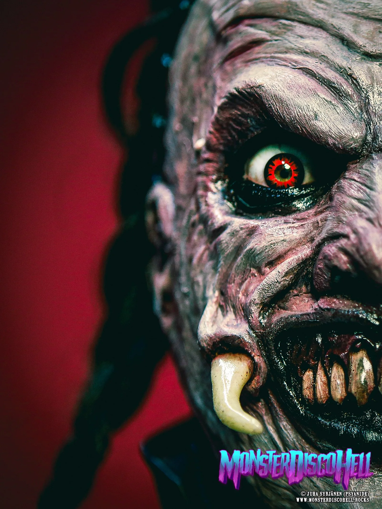 WAKE UP! Let&rsquo;s start the new week and new Manaday with this previously unused, extra juicy extreme close-up of the Pale Pastor, the Cutterfly himself, taken at the Limited Deadition promo photo session on October 7th 2024. Boss or clients givin