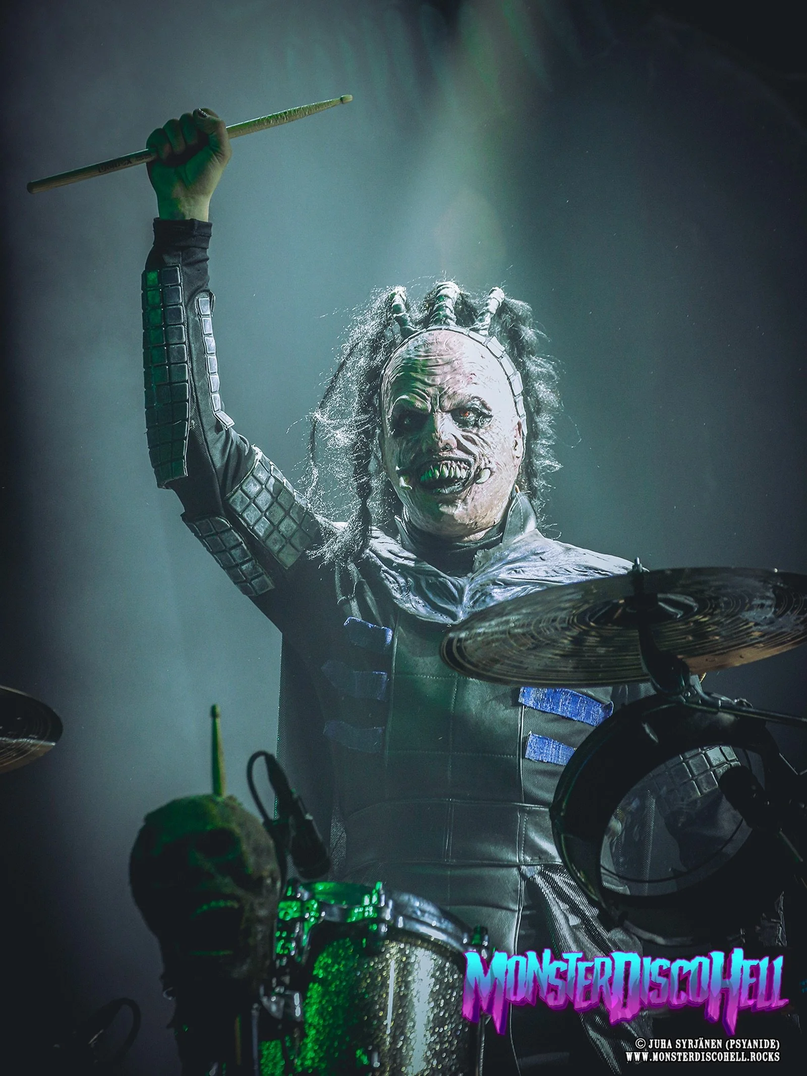 Oh gosh, it&rsquo;s a new week, and after such an incredible weekend, it&rsquo;s mega hard to fall back to Earth and to the daily grind. But we&rsquo;ve got new photos, lots and lots of new photos and content for MDH! And we&rsquo;ll kick off the new