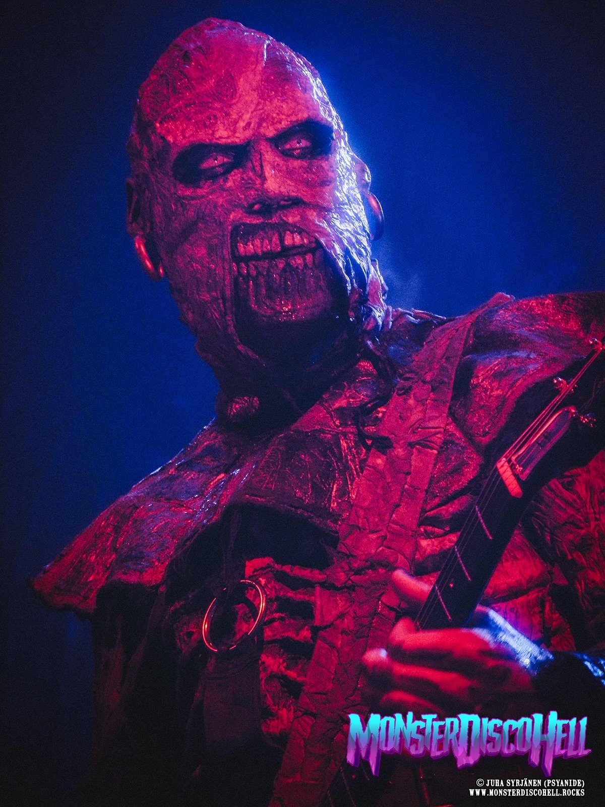 Let&rsquo;s have this close-up shot of Amen for this Throwback Thursday! The red lighting, those eyes and The Arockalypse era Amen-Ra&hellip; it really was something special, wasn&rsquo;t it? This photo was taken at Annexet in Stockholm, Sweden on Se