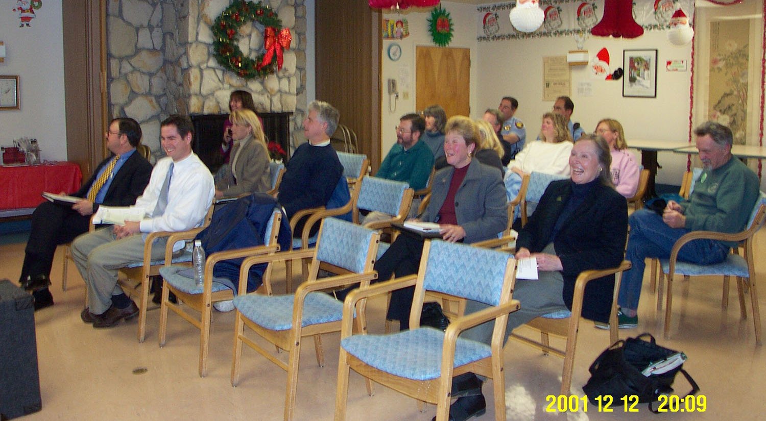 2001-12-12-mcc_audience.JPG