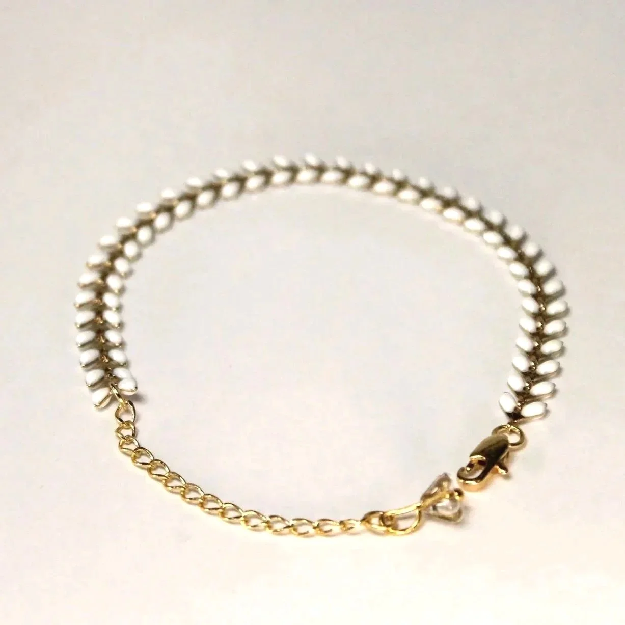 Herringbone%252BBracelet%252BWhite%252B1.jpg