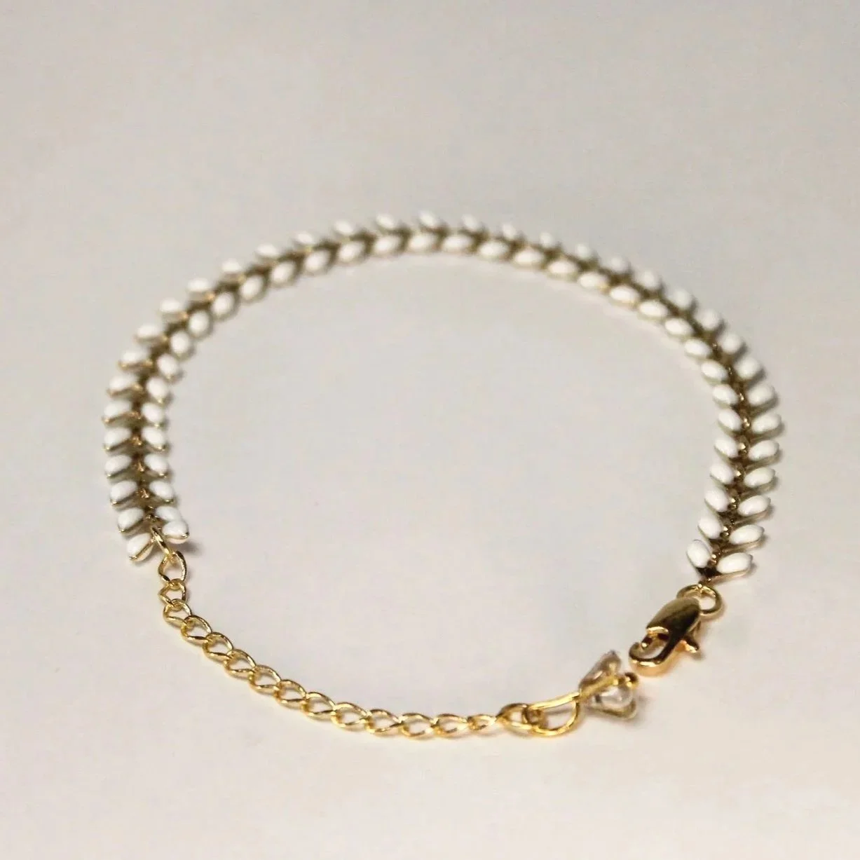 Herringbone%2BBracelet%2BWhite%2B1.jpg
